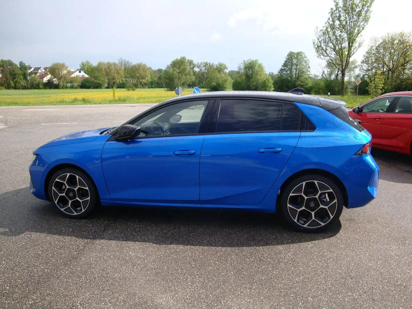 Opel Astra Lim. 5-trg. GS Line Blau - 1