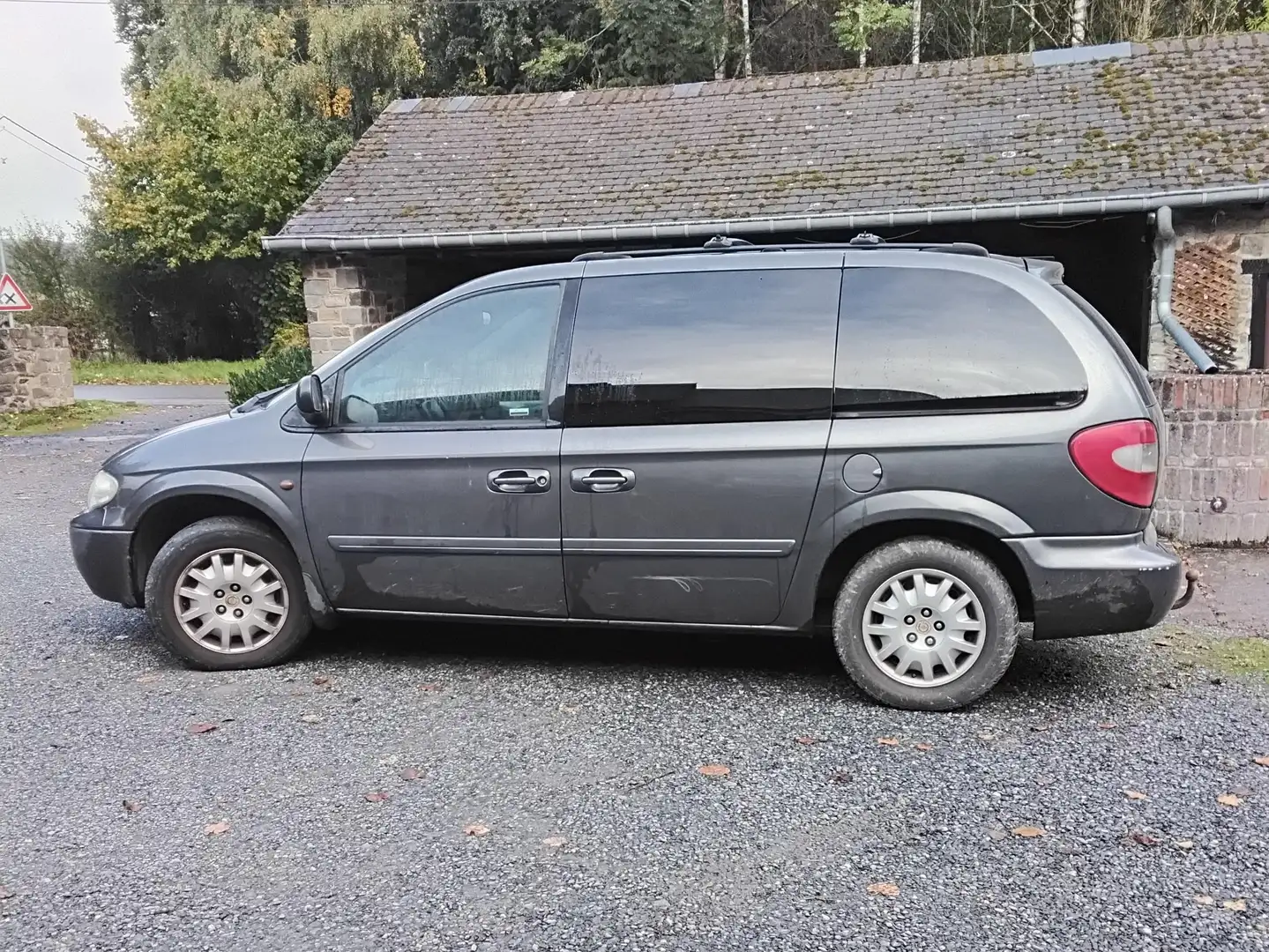 Chrysler Grand Voyager 2.5 Turbo CRD 16v LX Gris - 1