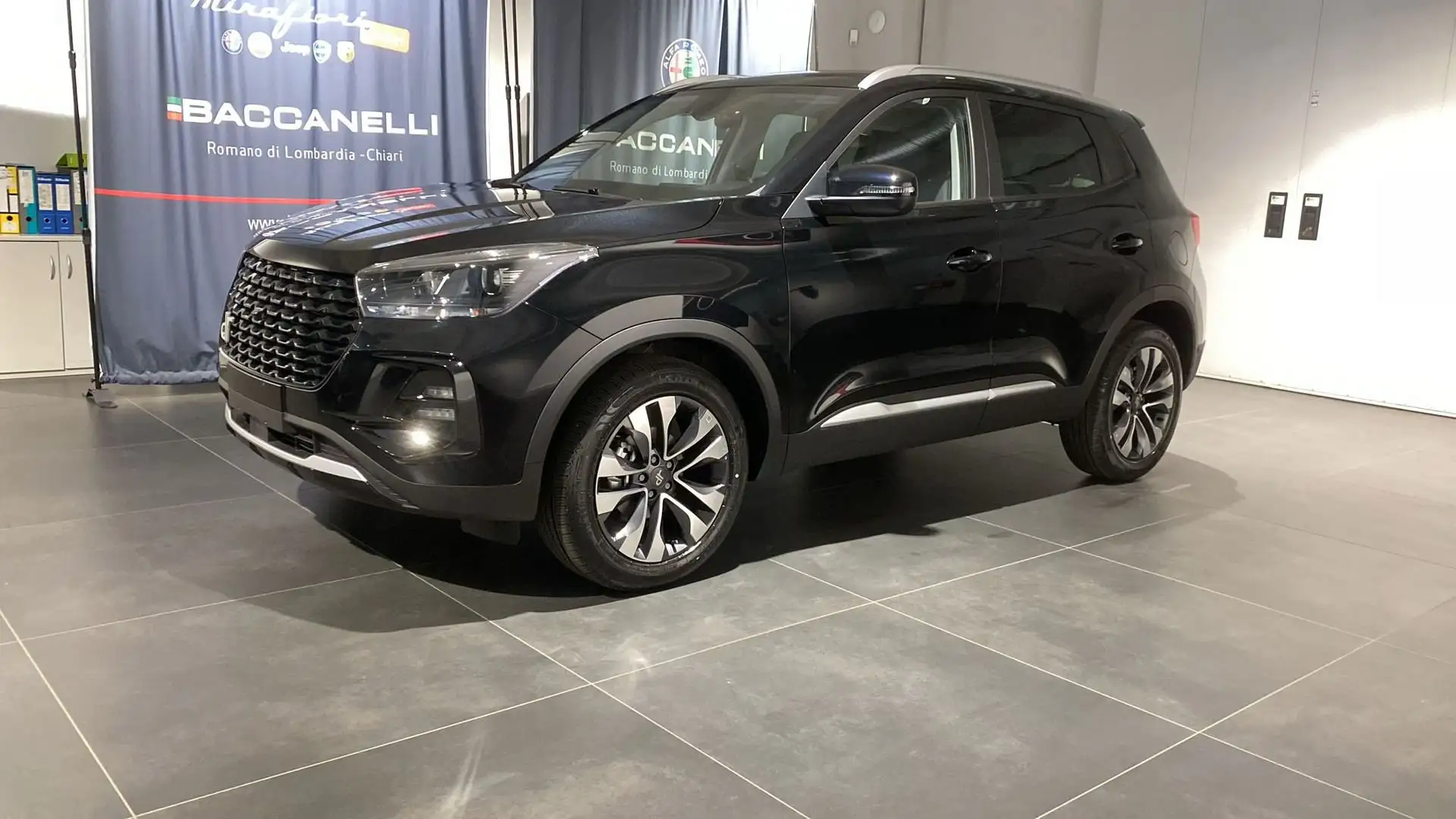 DR Automobiles DR5.0 s3 1.5 Turbo CVT Schwarz - 1