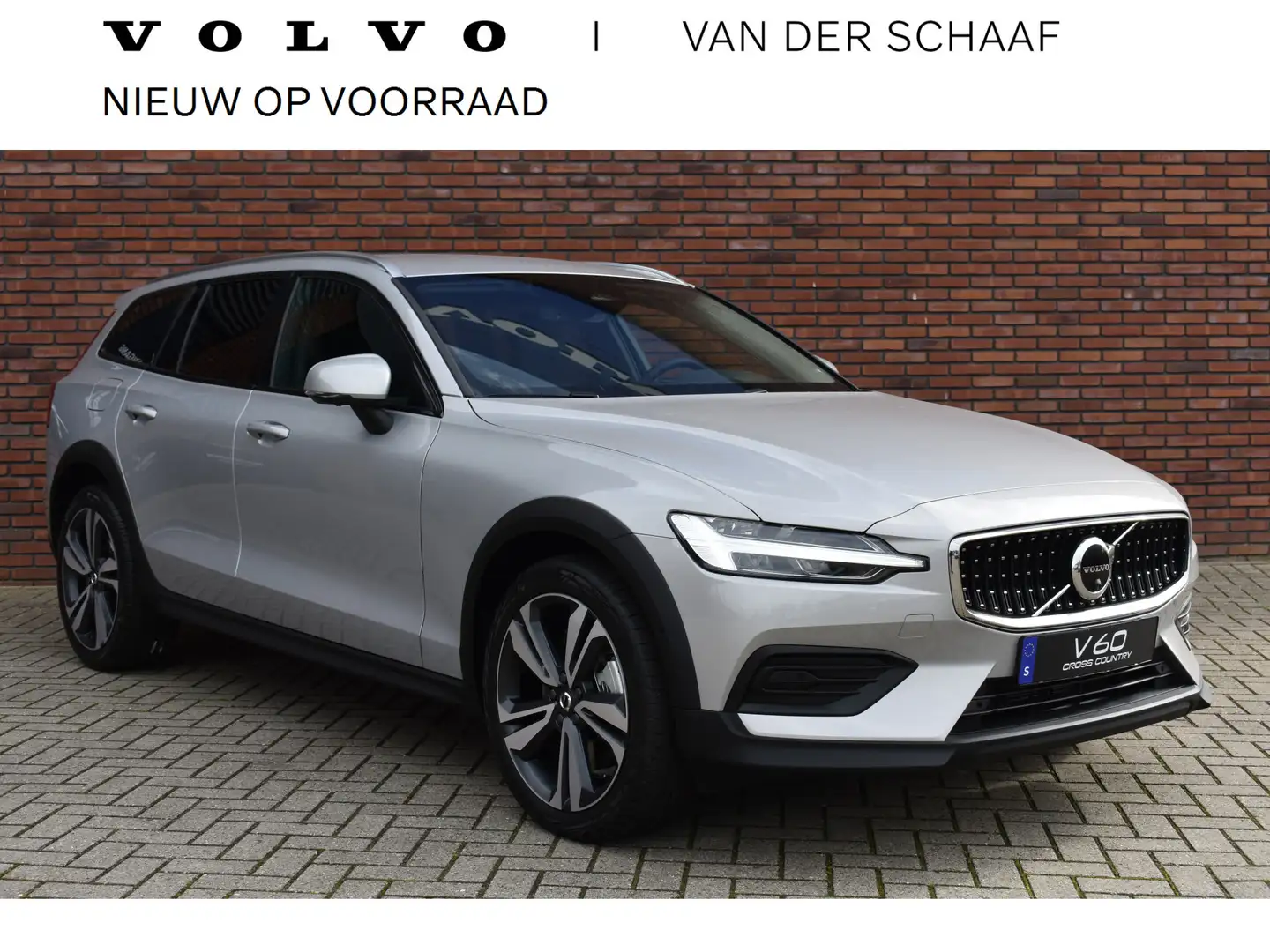 Volvo V60 Cross Country B5 265PK AWD Plus | € 8.000,- VOORRAADVOORDEEL | Grey - 1