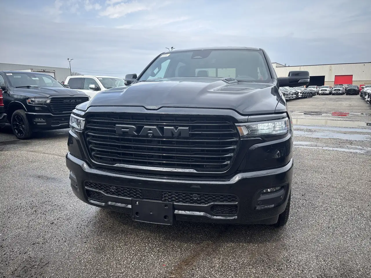 RAM 1500 снимка RAM 1500