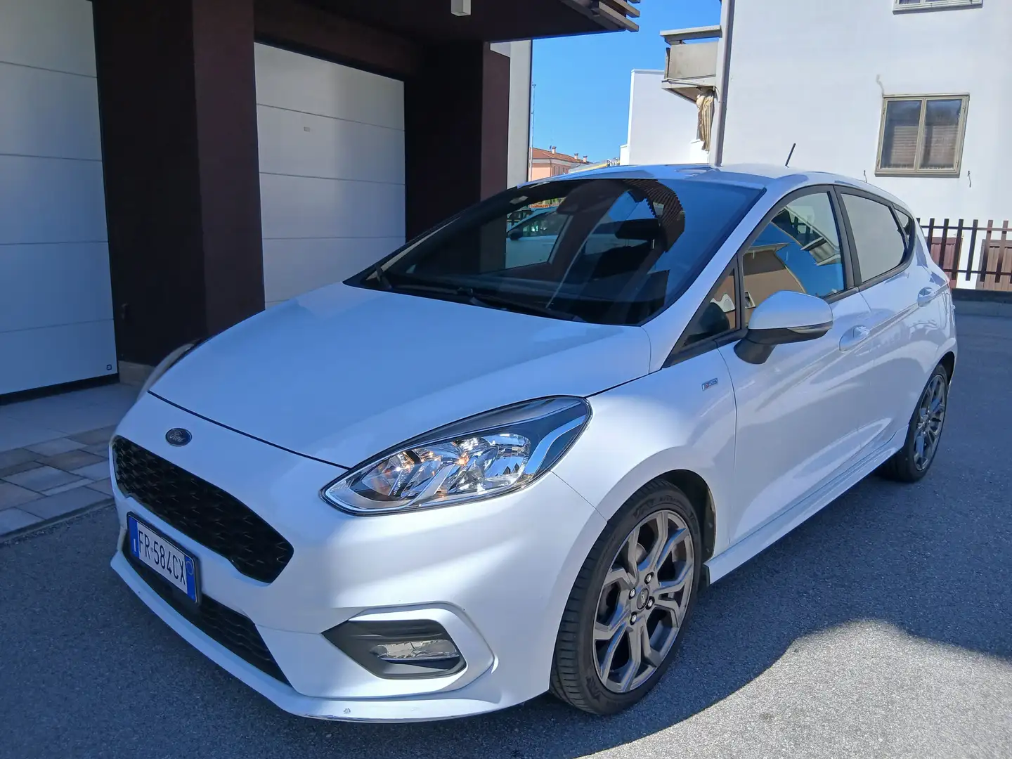 Ford Fiesta 1.0 ecoboost ST-Line 125cv tua a €  164 mese Bianco - 1