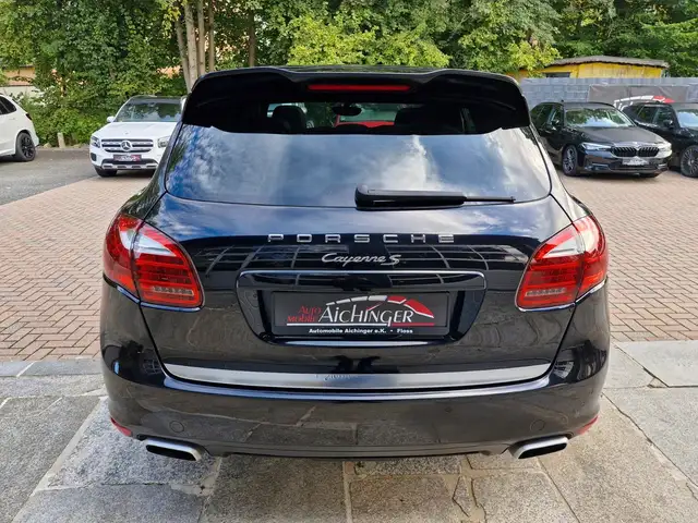 Porsche Cayenne view 6