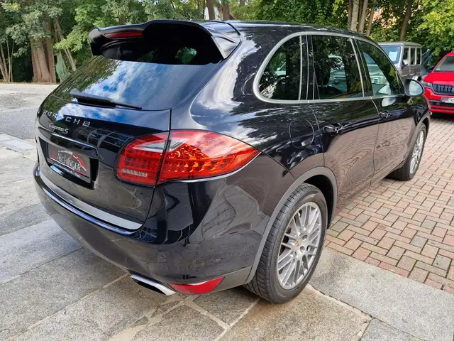 Porsche Cayenne view 5