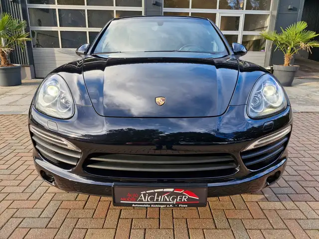 Porsche Cayenne view 2