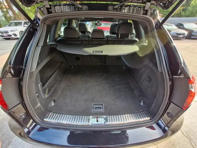 Porsche Cayenne view 14