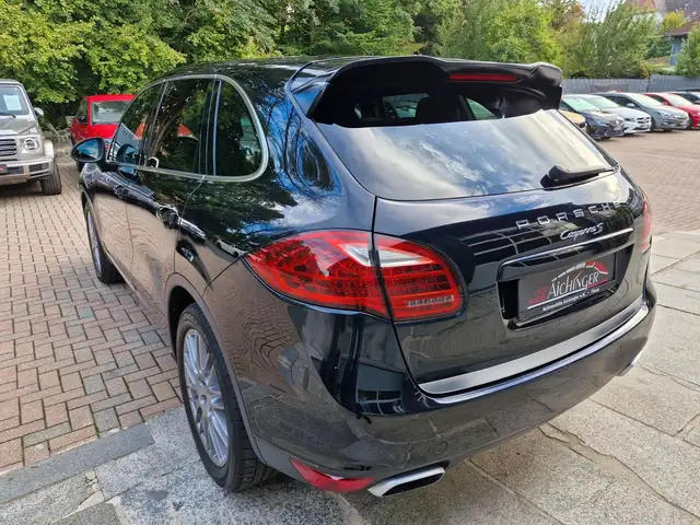 Porsche Cayenne view 7
