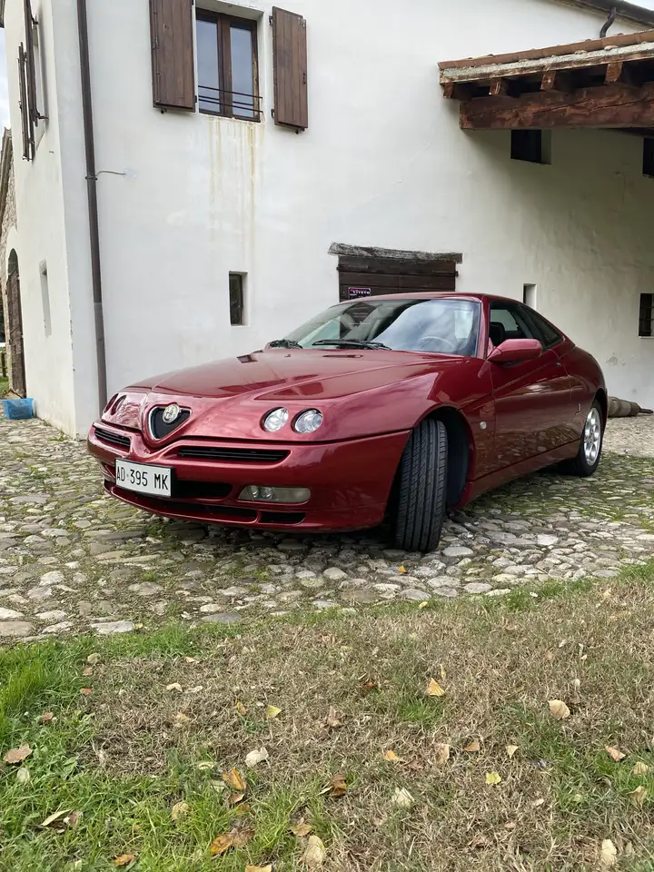 Alfa Romeo GTV 2.0 V6 tb, foto 1