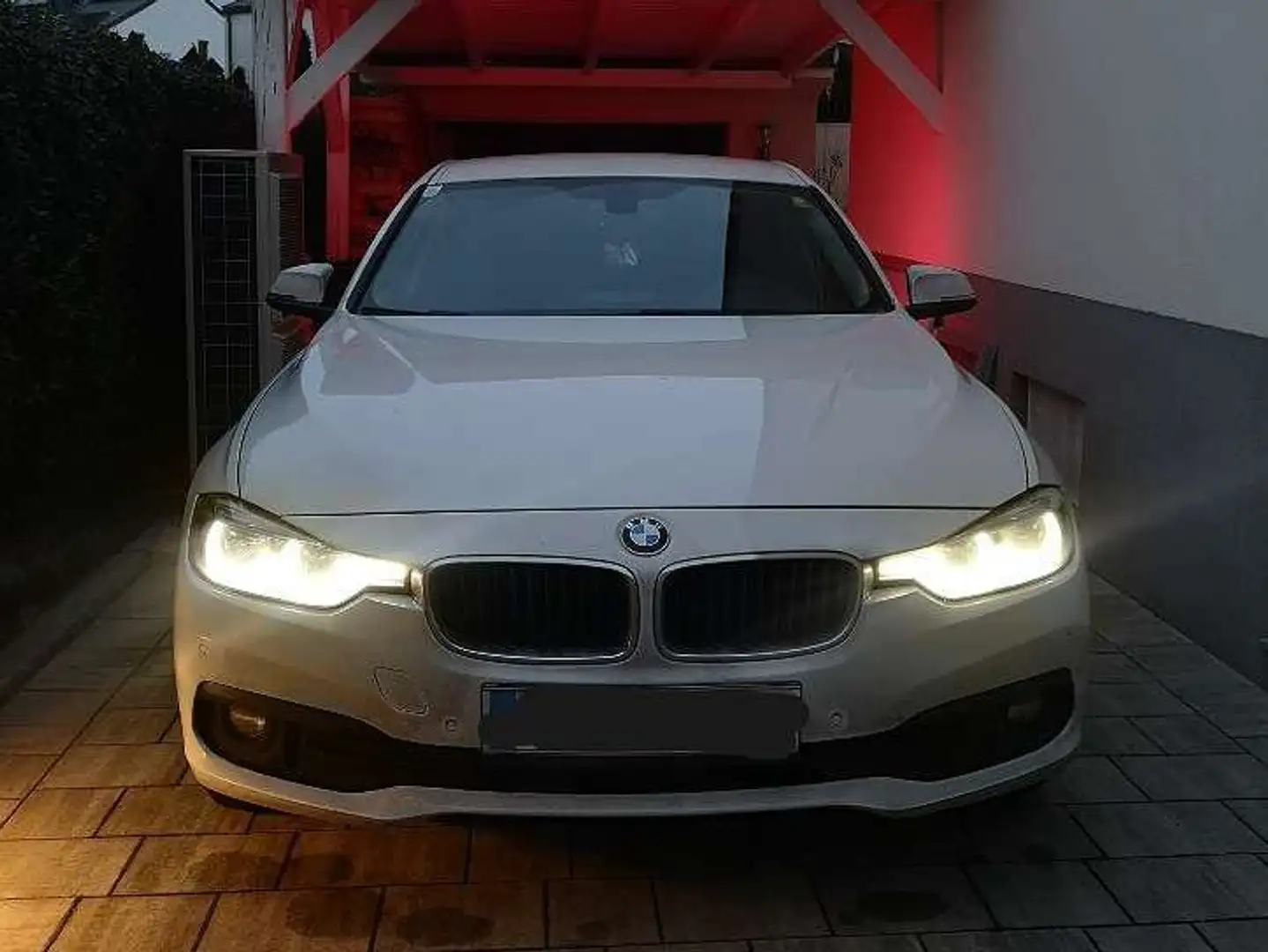 BMW 316 316d Aut. Bílá - 1