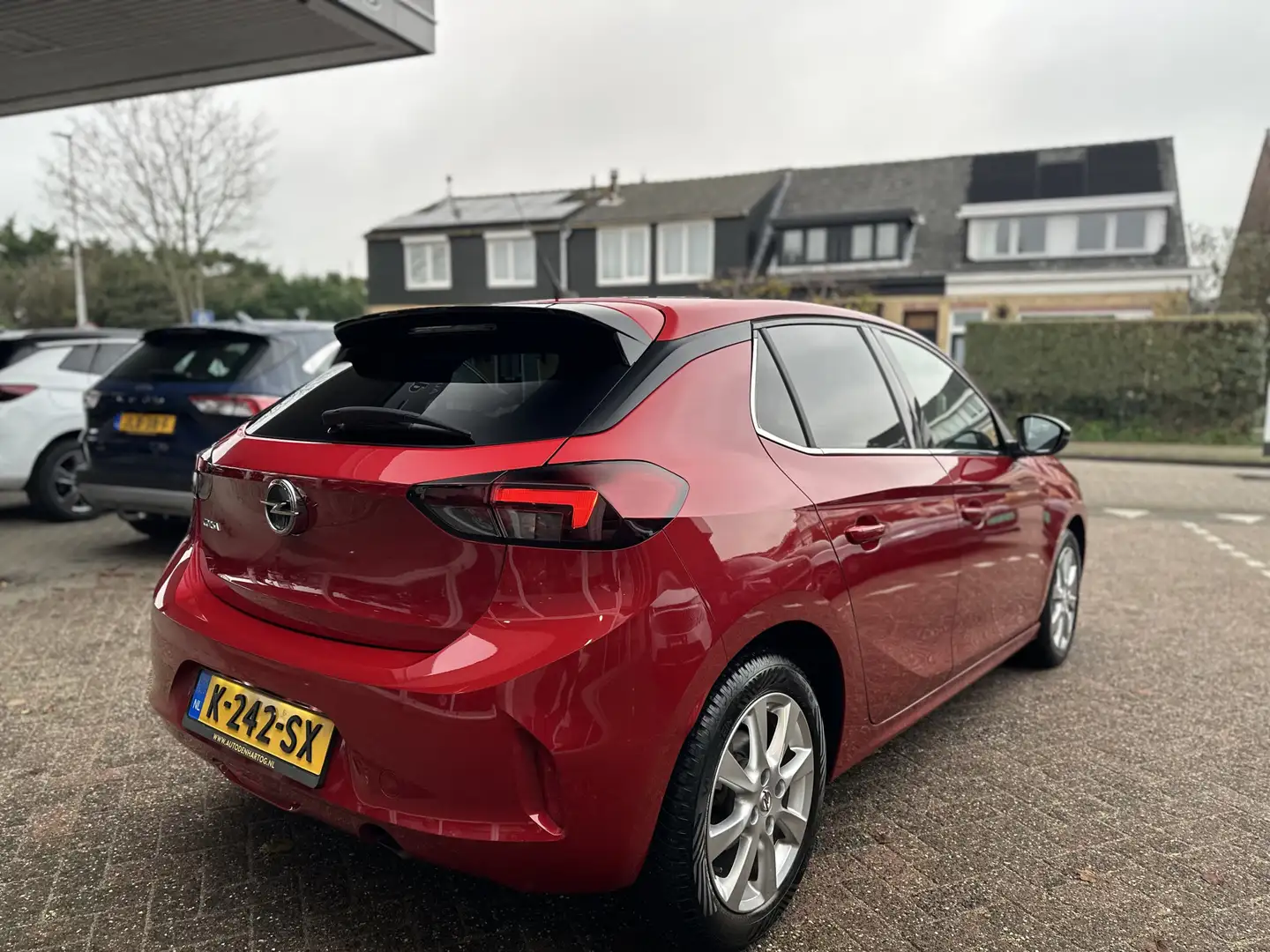 Opel Corsa 1.2 Elegance Winter pakket/ ECC / LED. Rood - 2