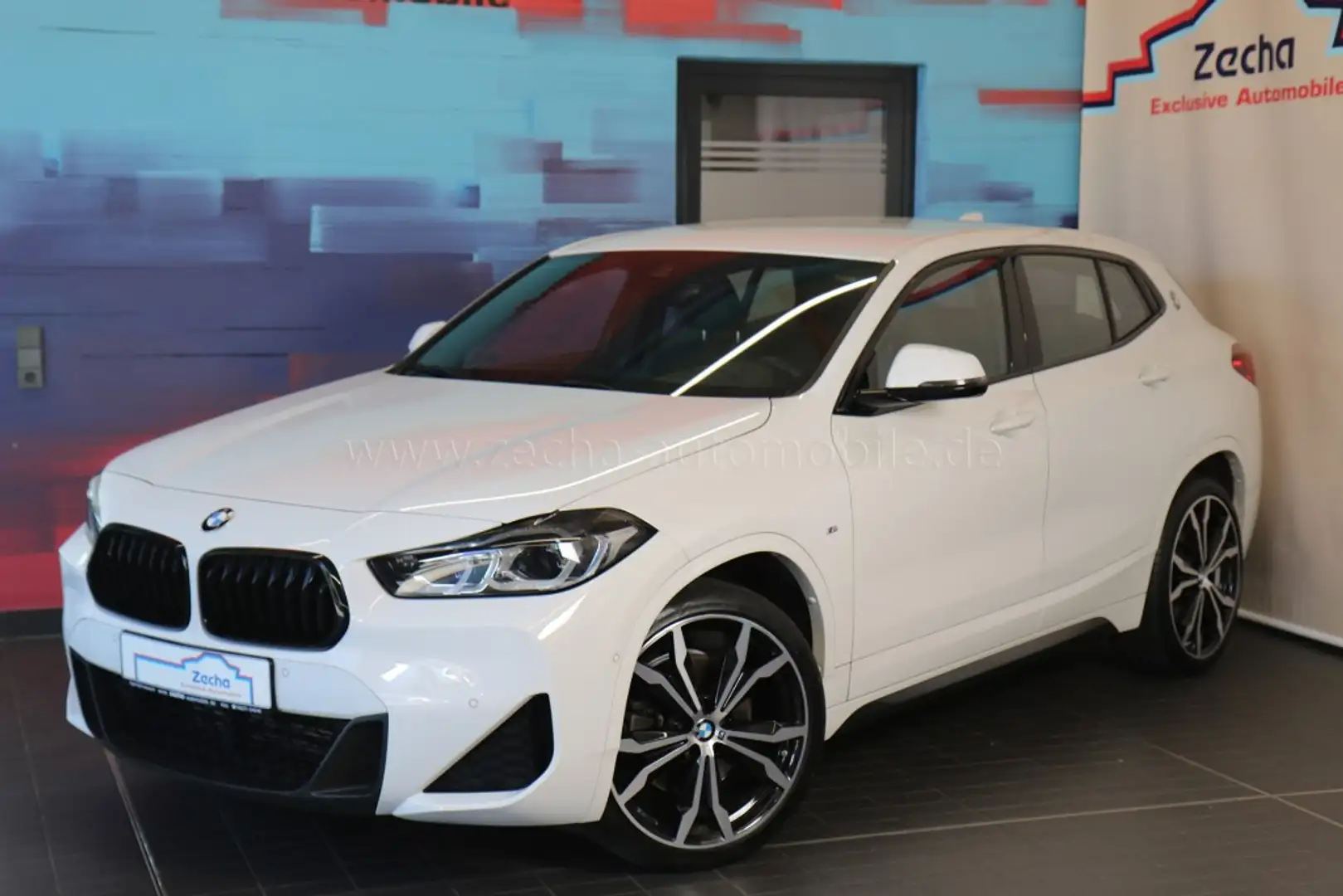 BMW X2 xDr.20i M-Sportp.RFK.AHK.HIFI.DAB.LED.Parkassist. Weiß - 1