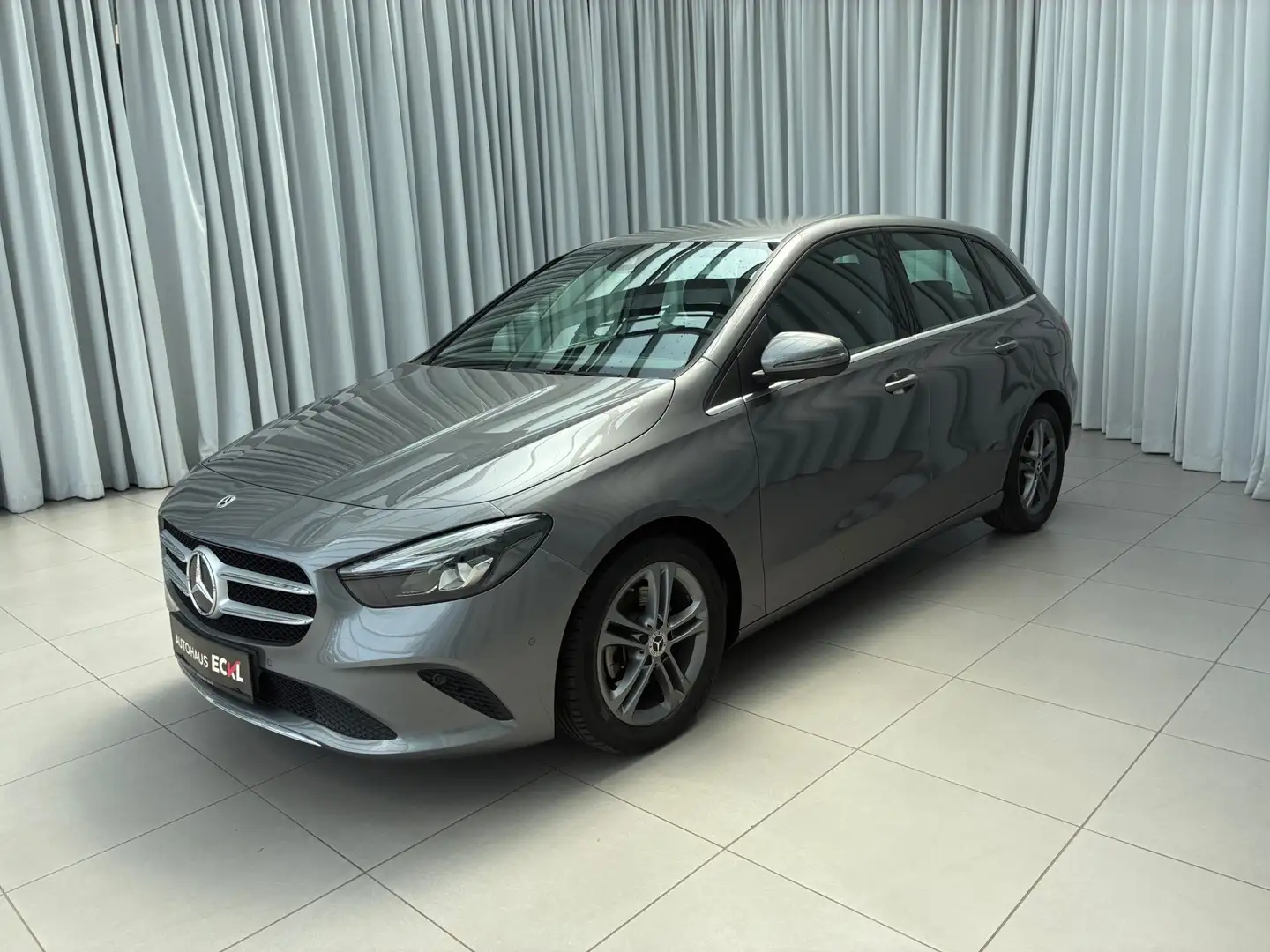 Mercedes-Benz B 200 Style Grau - 2