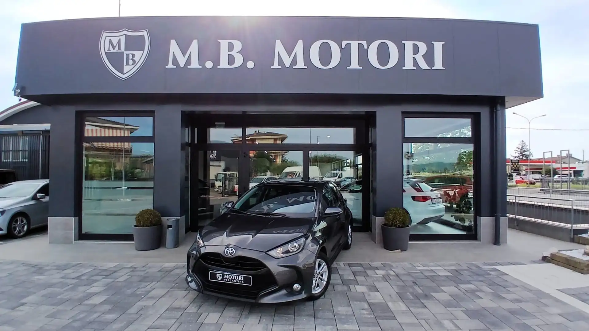 Toyota Yaris Yaris 1.0 Dynamic Grijs - 1