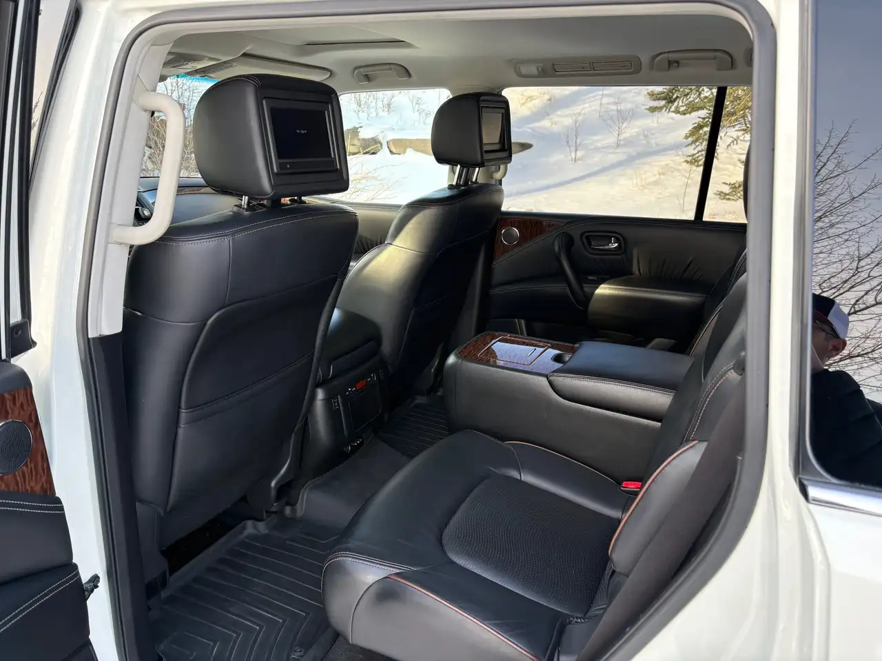 Nissan Armada снимка Nissan Armada