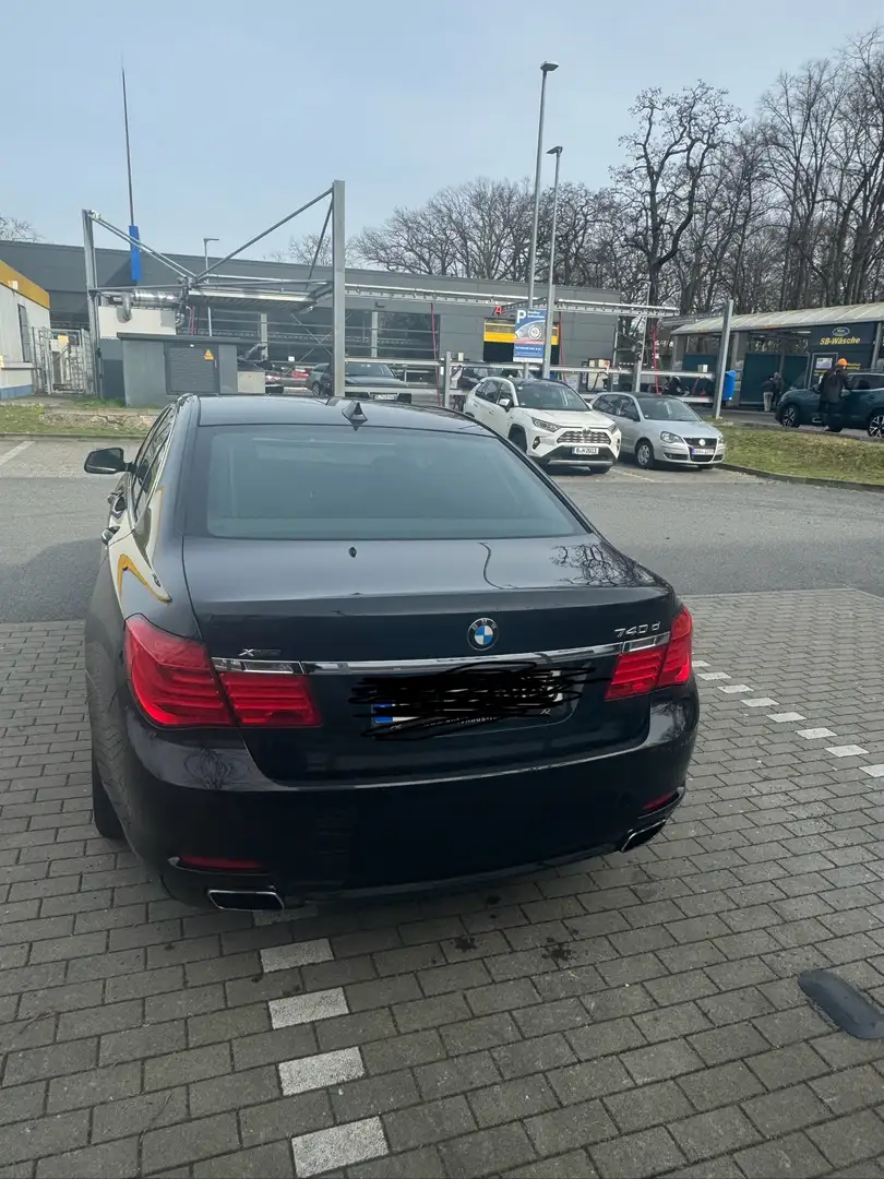 BMW 740 740d xDrive Schwarz - 2
