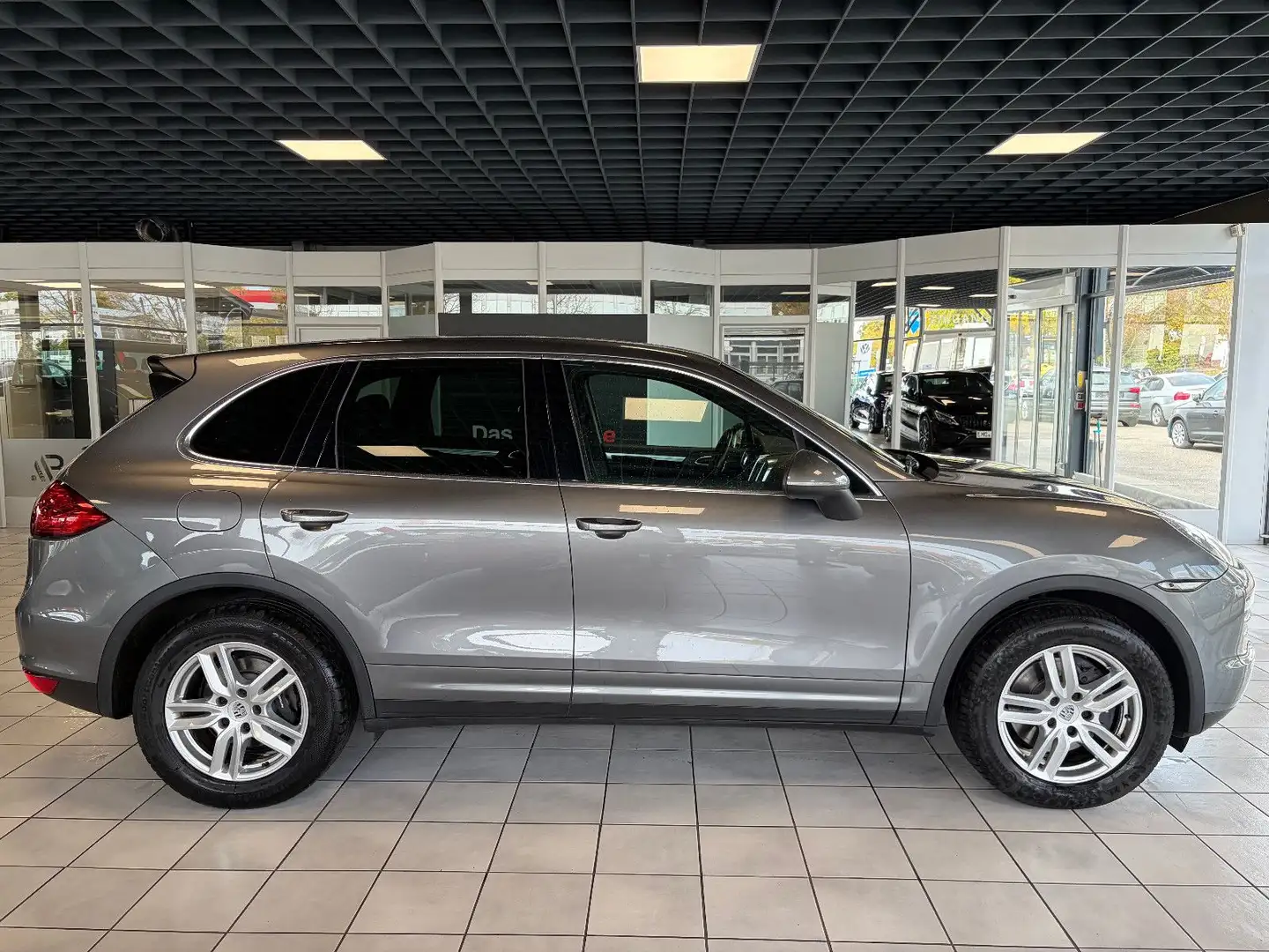 Porsche Cayenne 3.6 · 2. Hand · Bi-Xenon · AHK · GSD Grau - 2