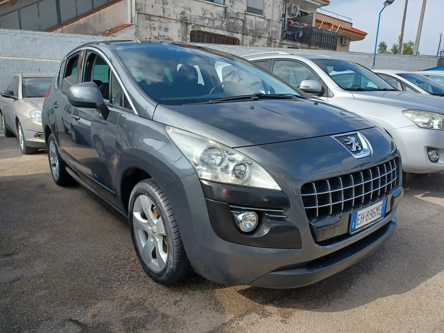 Peugeot 3008 1.6 HDi 112CV Tecno Gris - 2
