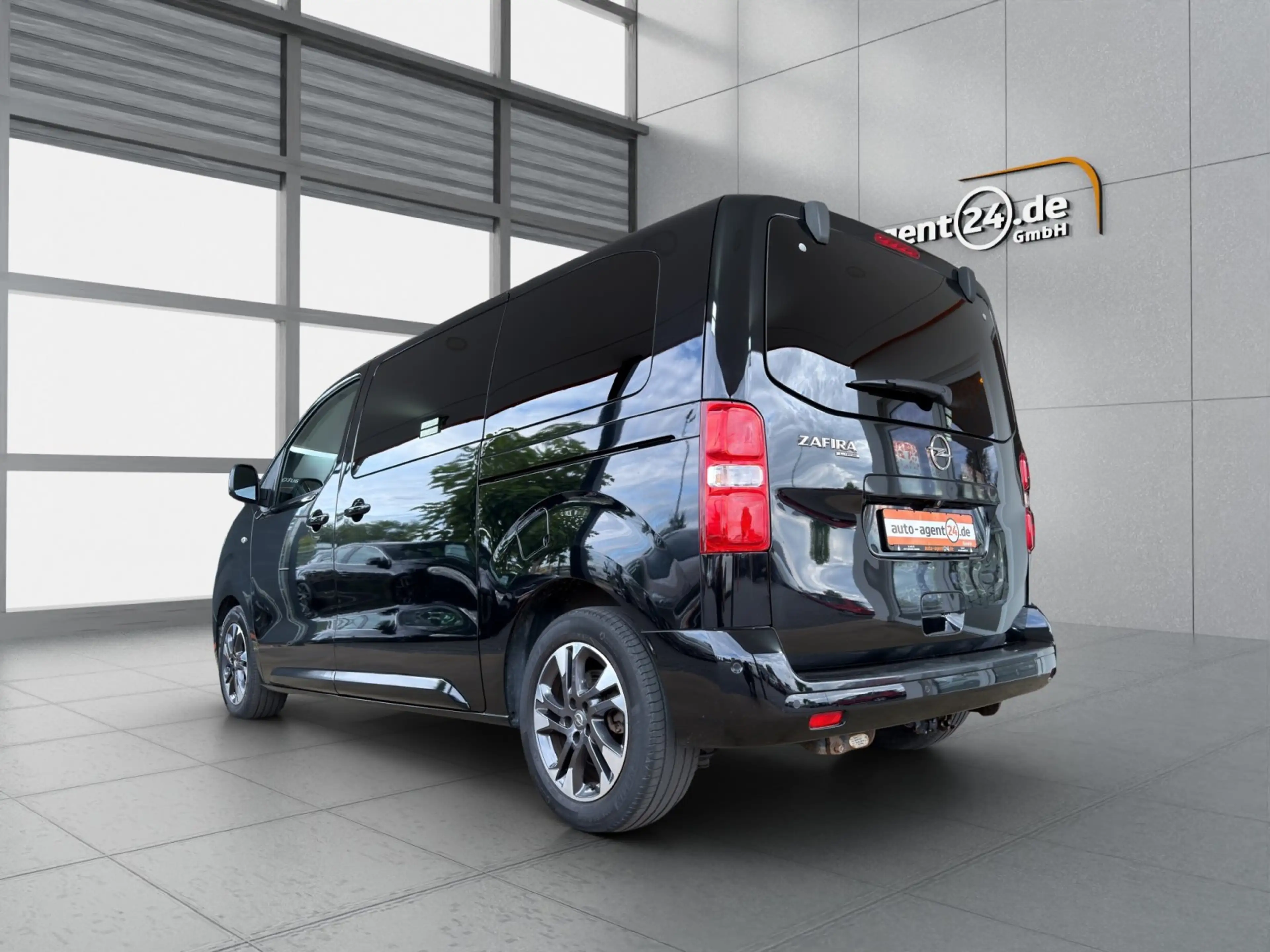 Opel Zafira Life Tourer L2 2.0 D /Pano/ACC/StHzg/Massage/el.Tür — photo 3