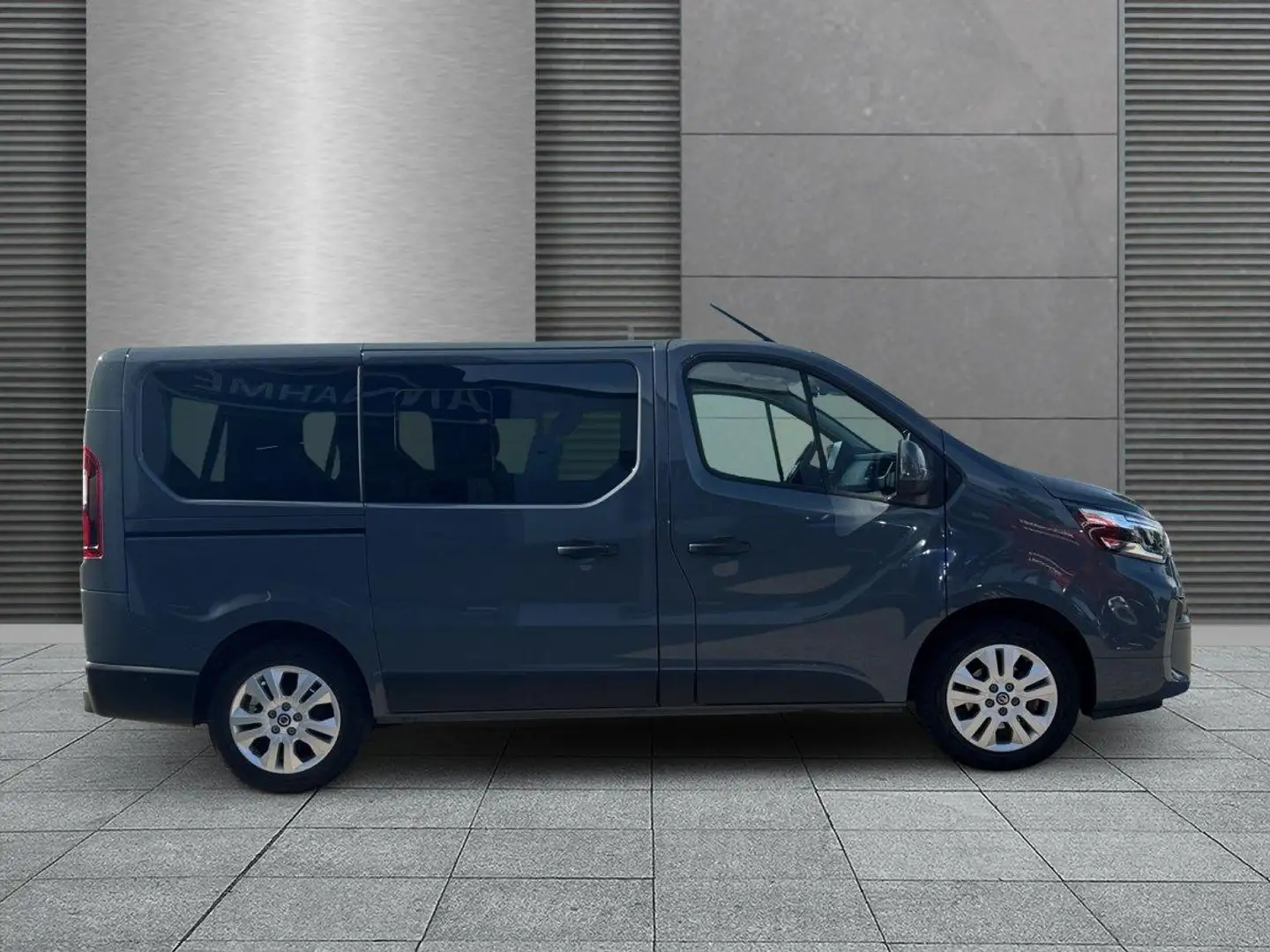 Nissan Primastar Kombi L1H1 Tekna 8-Sitzer Navi+SHZ 2,8t dCi 150... Grau - 2
