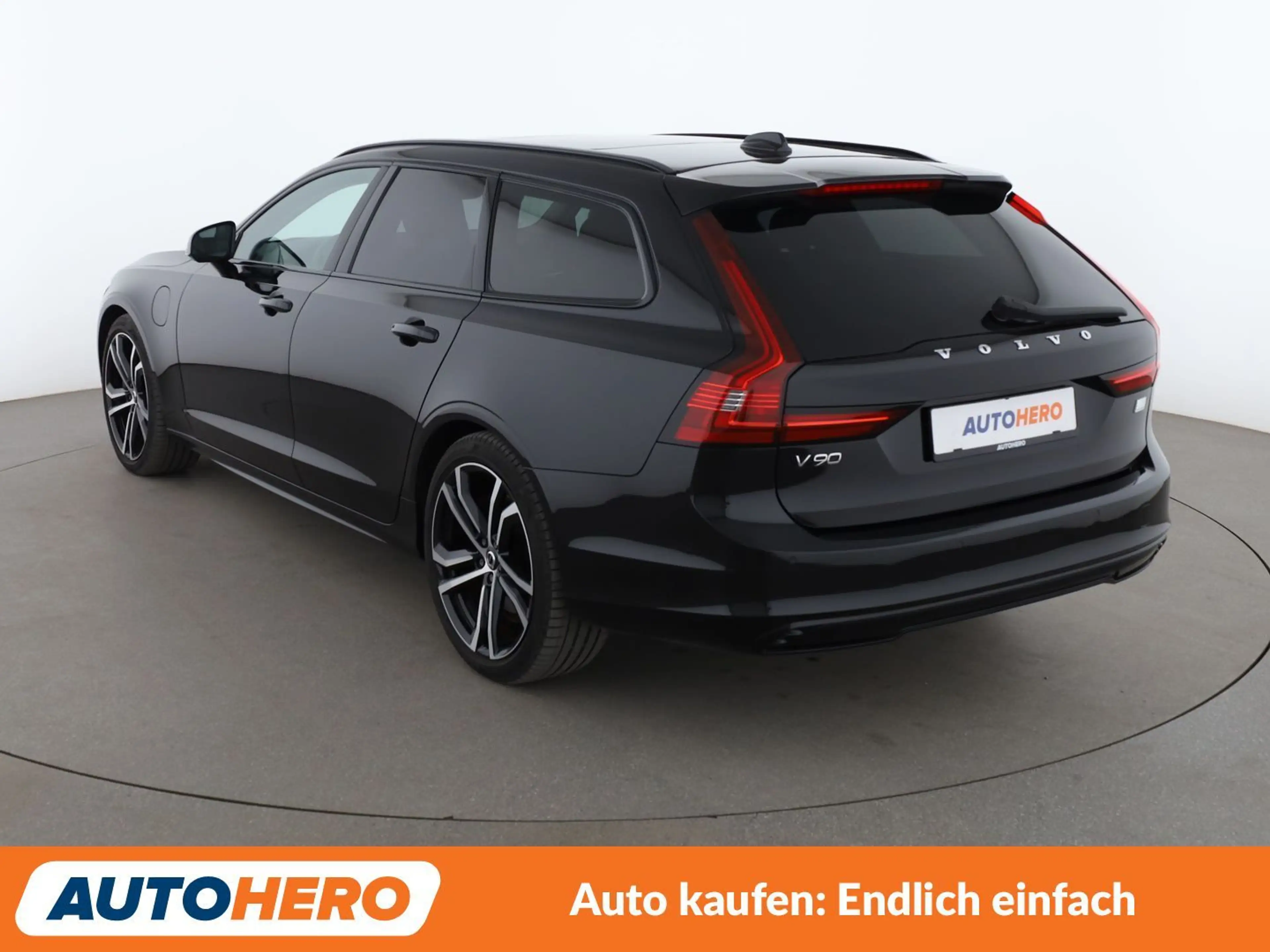 Volvo V90 2.0 T6 Recharge Plug-in Hybrid Plus Dark AWD — photo 4