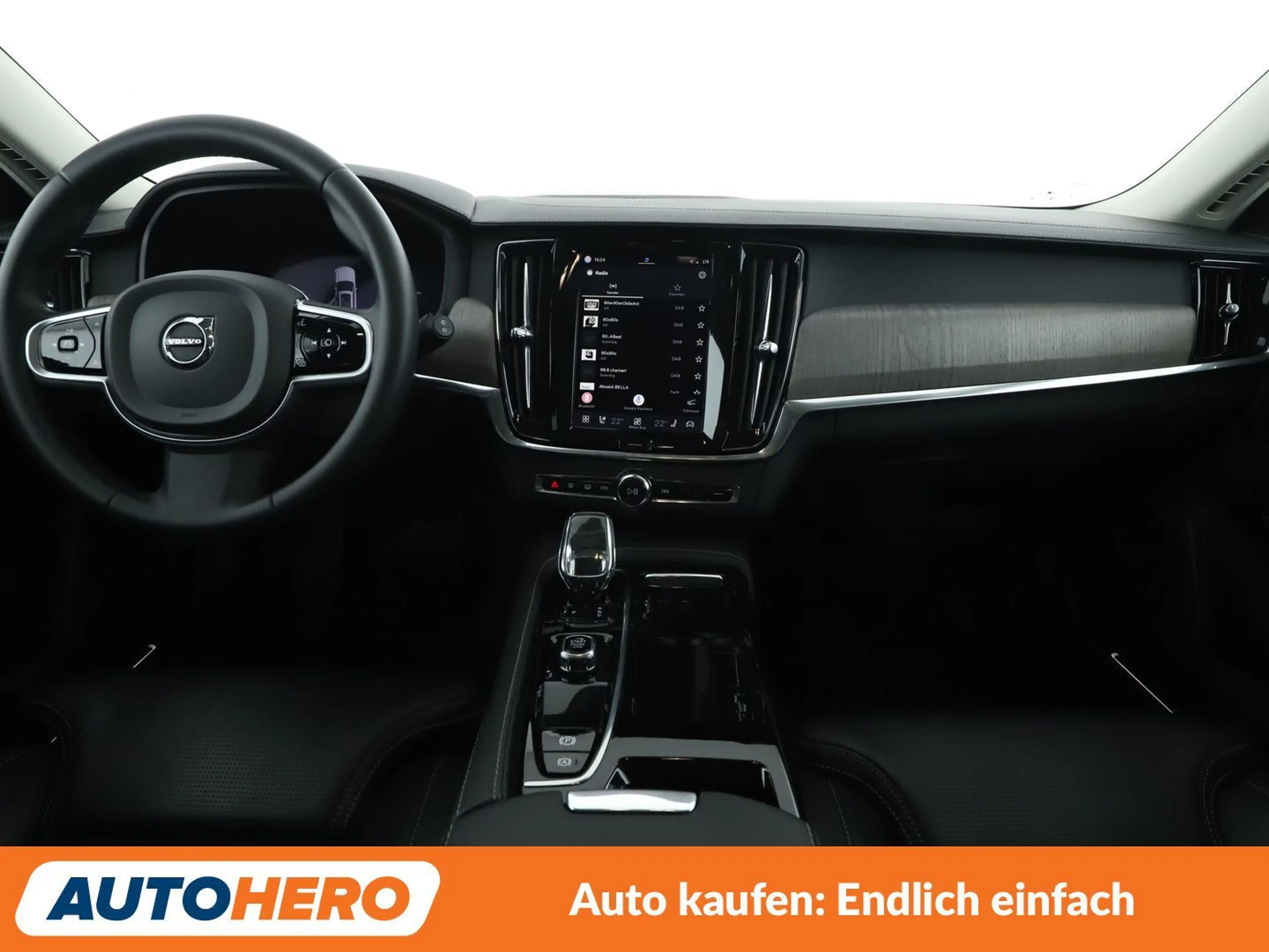 Volvo V90 2.0 T6 Recharge Plug-in Hybrid Plus Dark AWD — photo 12