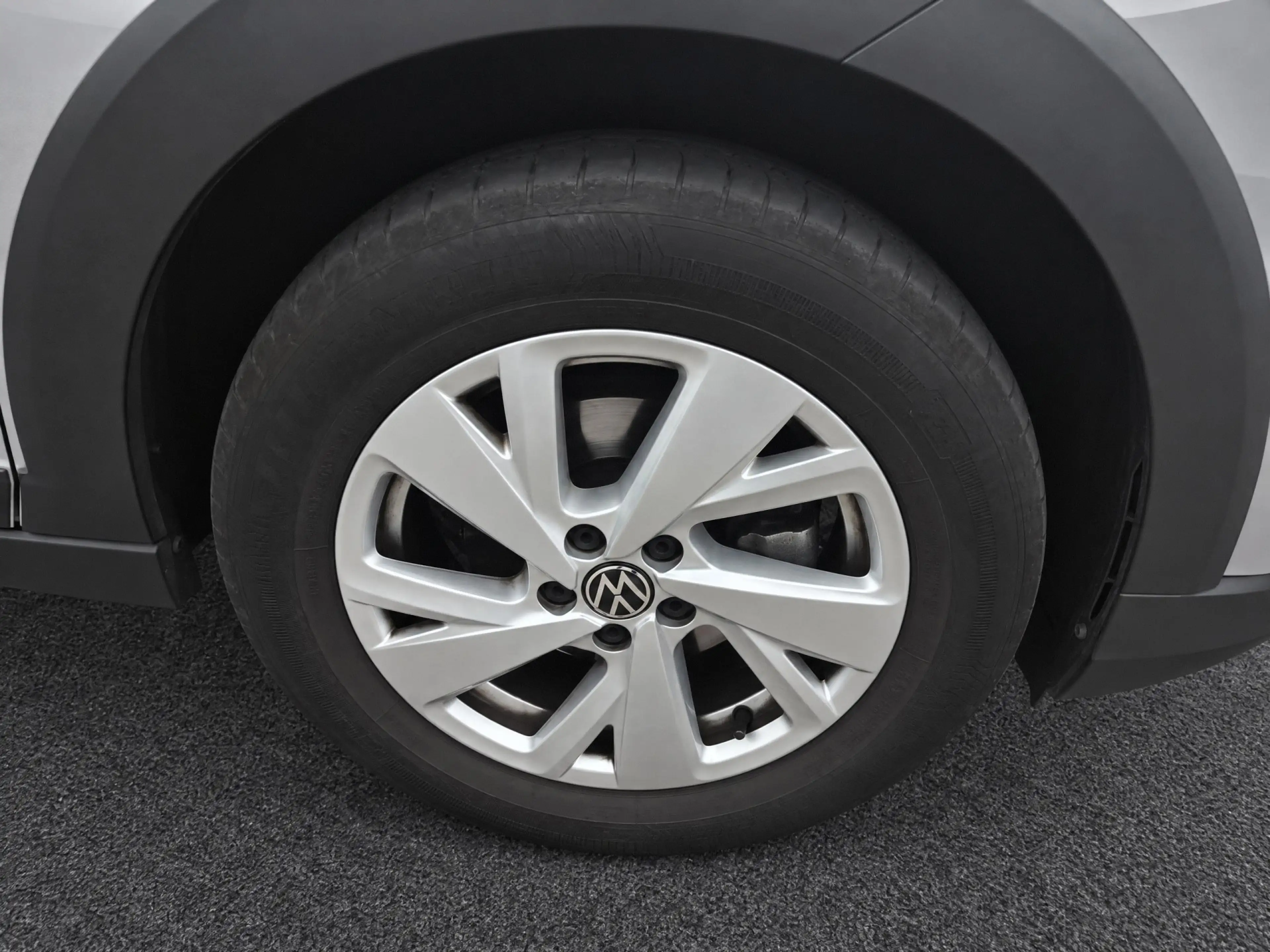 Volkswagen Taigo 1.0 TSI Life / Navigatie / Climate control / Afnee — photo 10