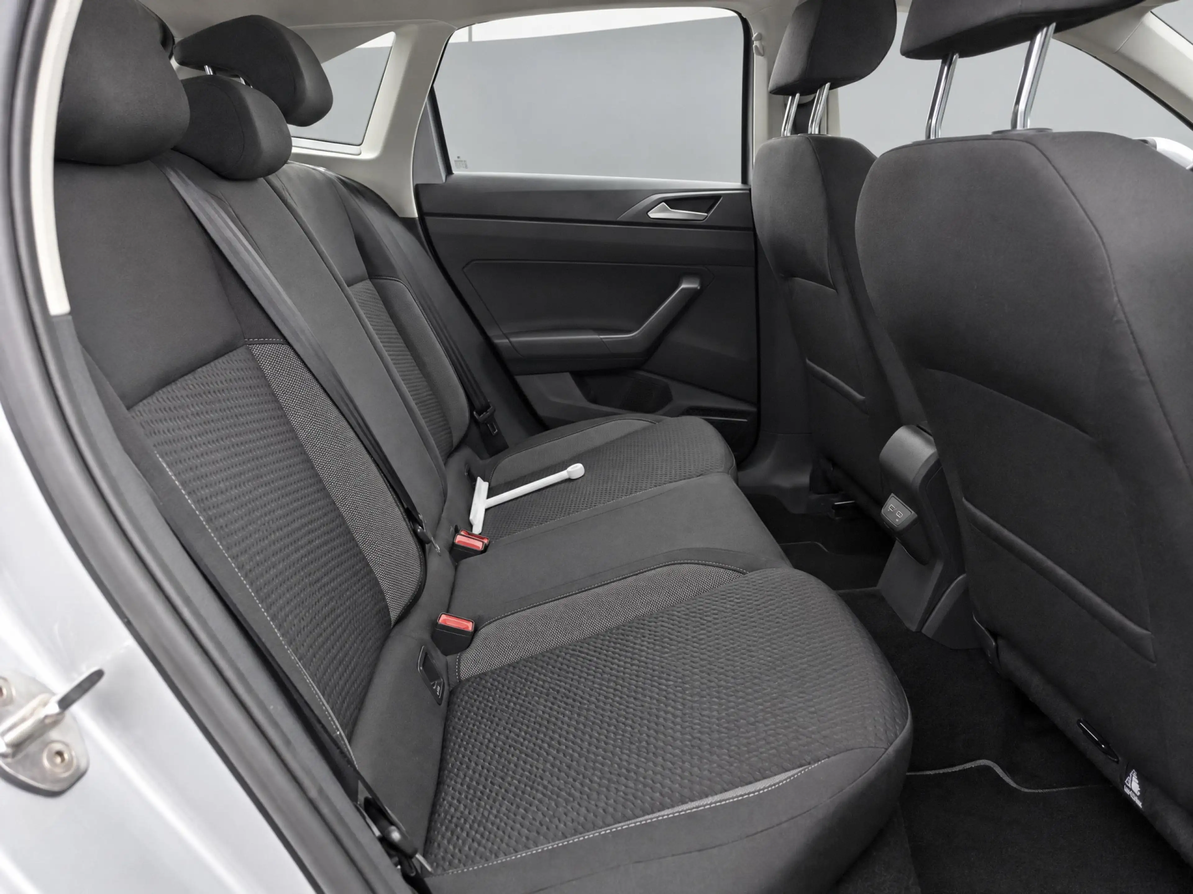 Volkswagen Taigo 1.0 TSI Life / Navigatie / Climate control / Afnee — photo 14