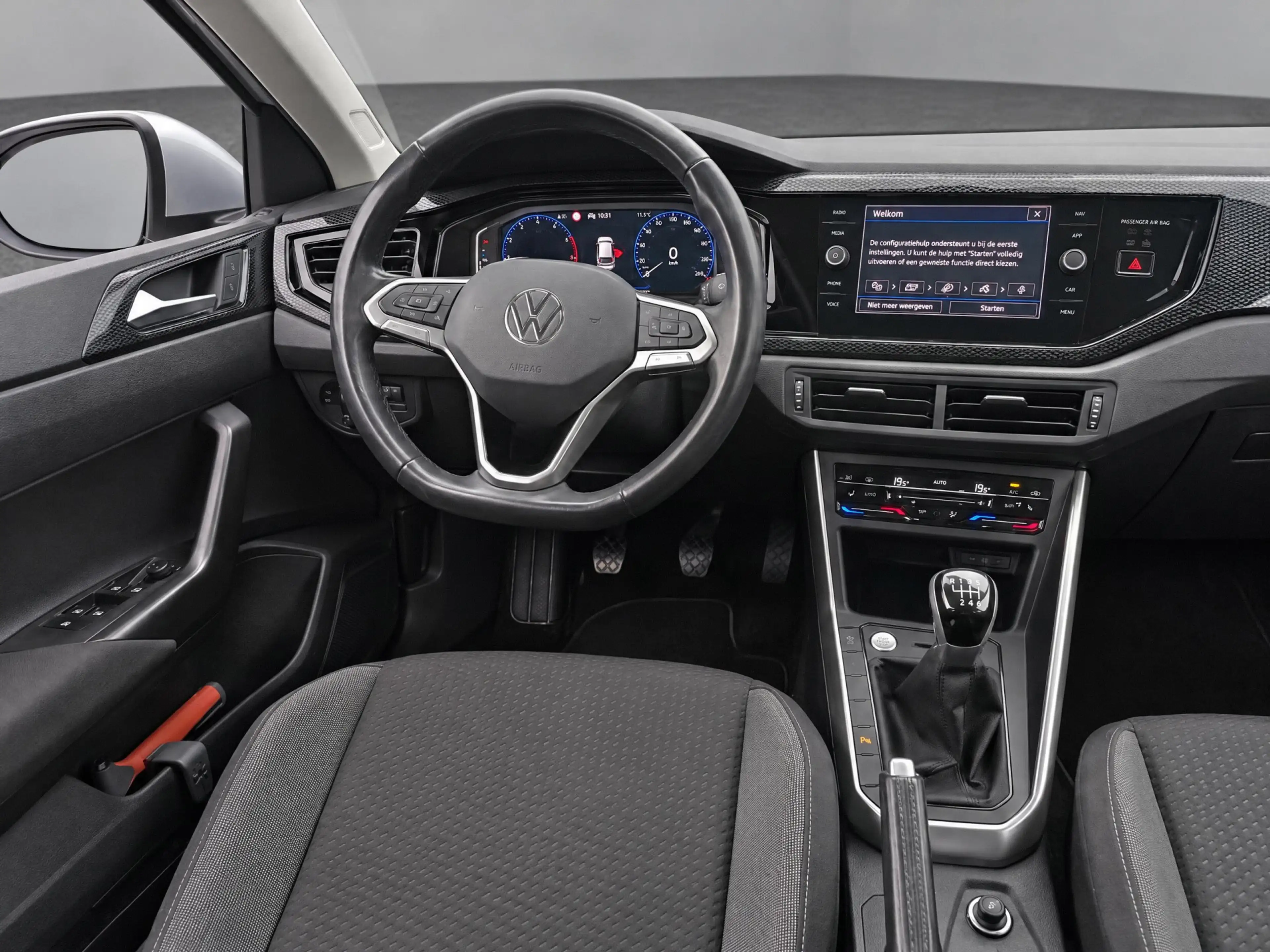 Volkswagen Taigo 1.0 TSI Life / Navigatie / Climate control / Afnee — photo 12