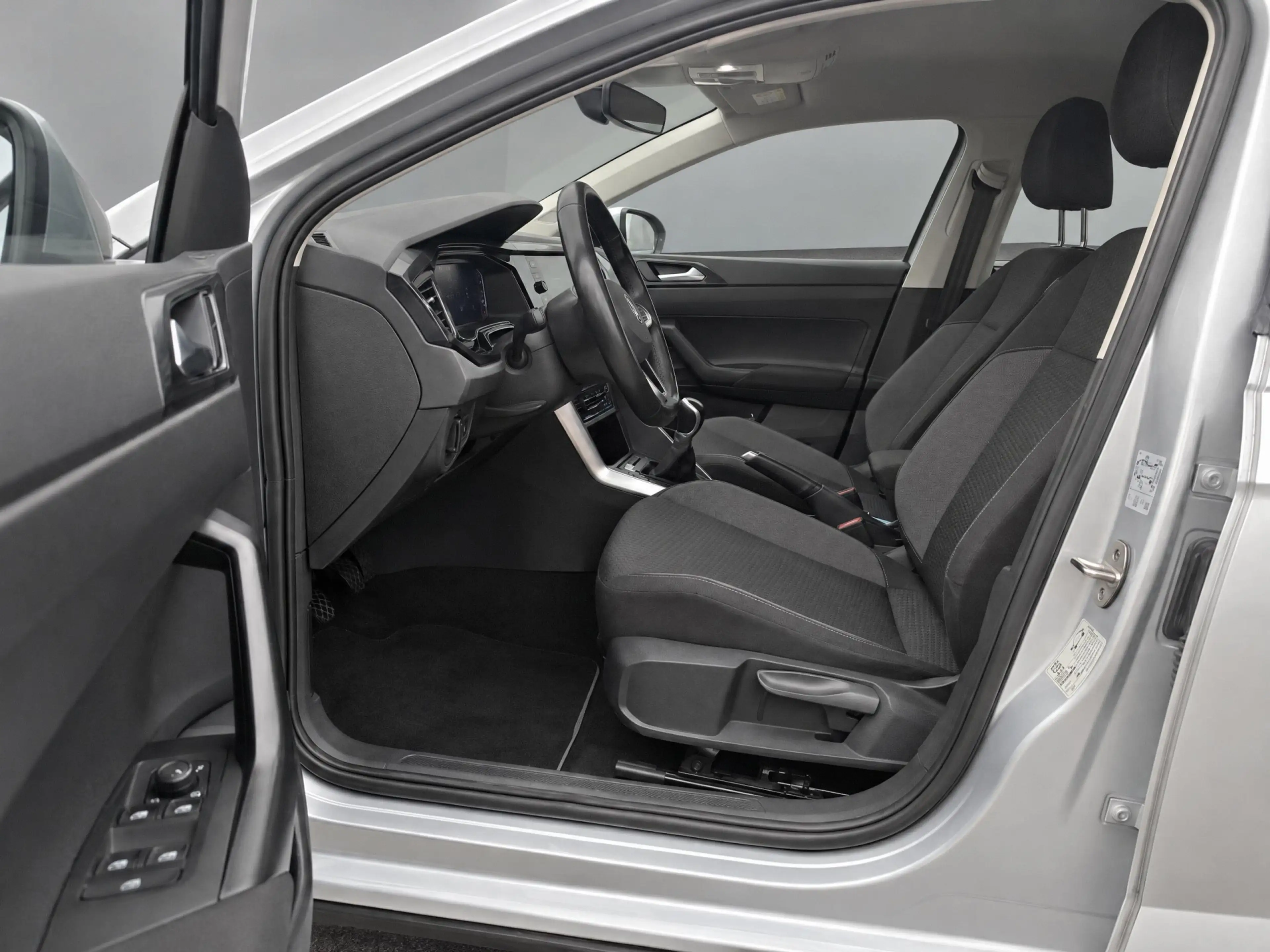 Volkswagen Taigo 1.0 TSI Life / Navigatie / Climate control / Afnee — photo 13