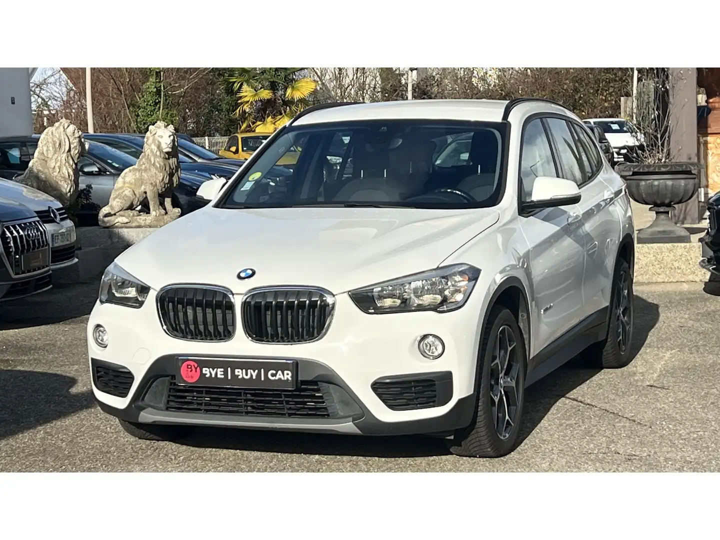 BMW X1 sDrive 18d F48 Lounge - GARANTIE 12 MOIS Blanc - 1