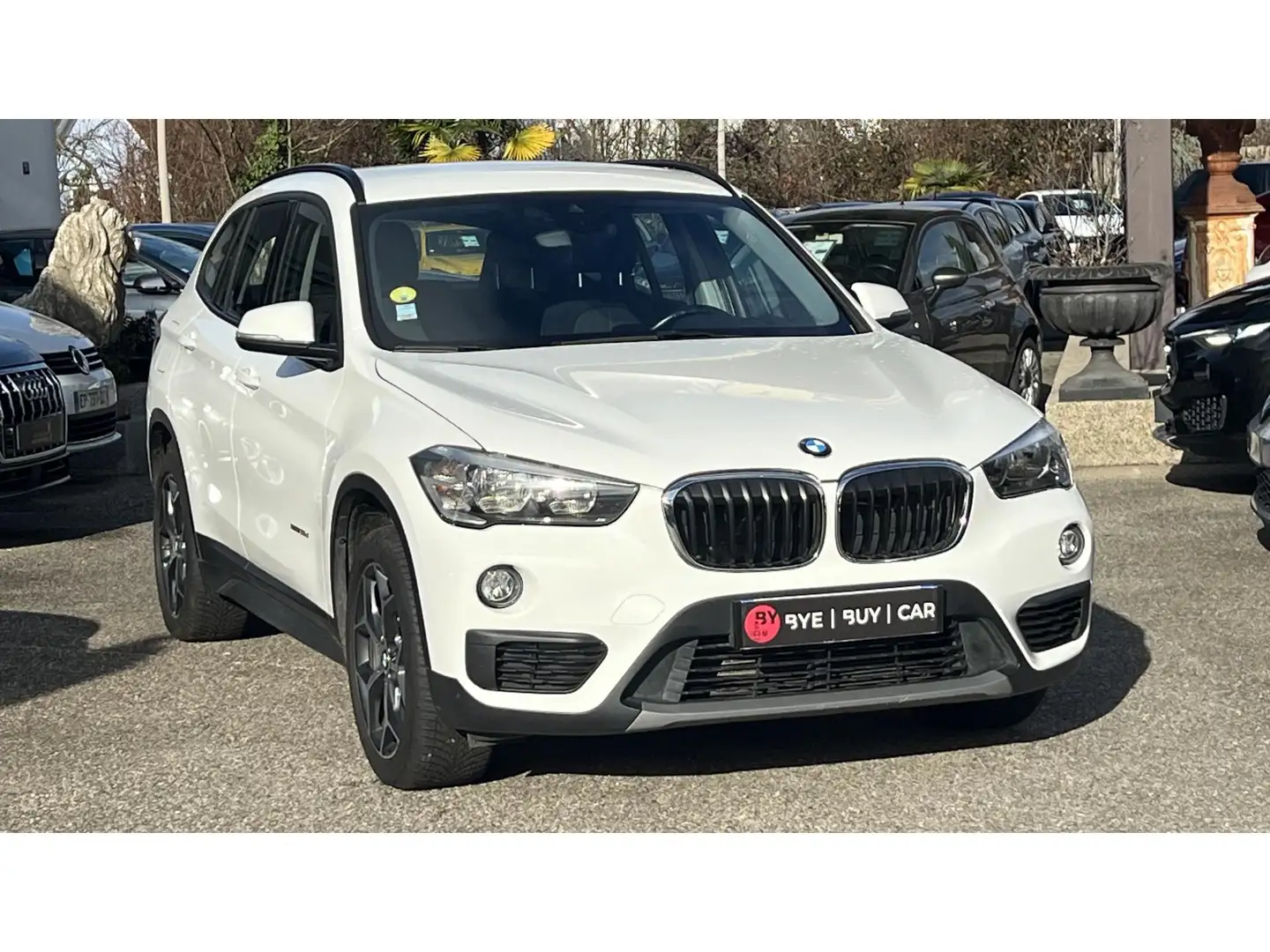 BMW X1 sDrive 18d F48 Lounge - GARANTIE 12 MOIS Blanc - 2