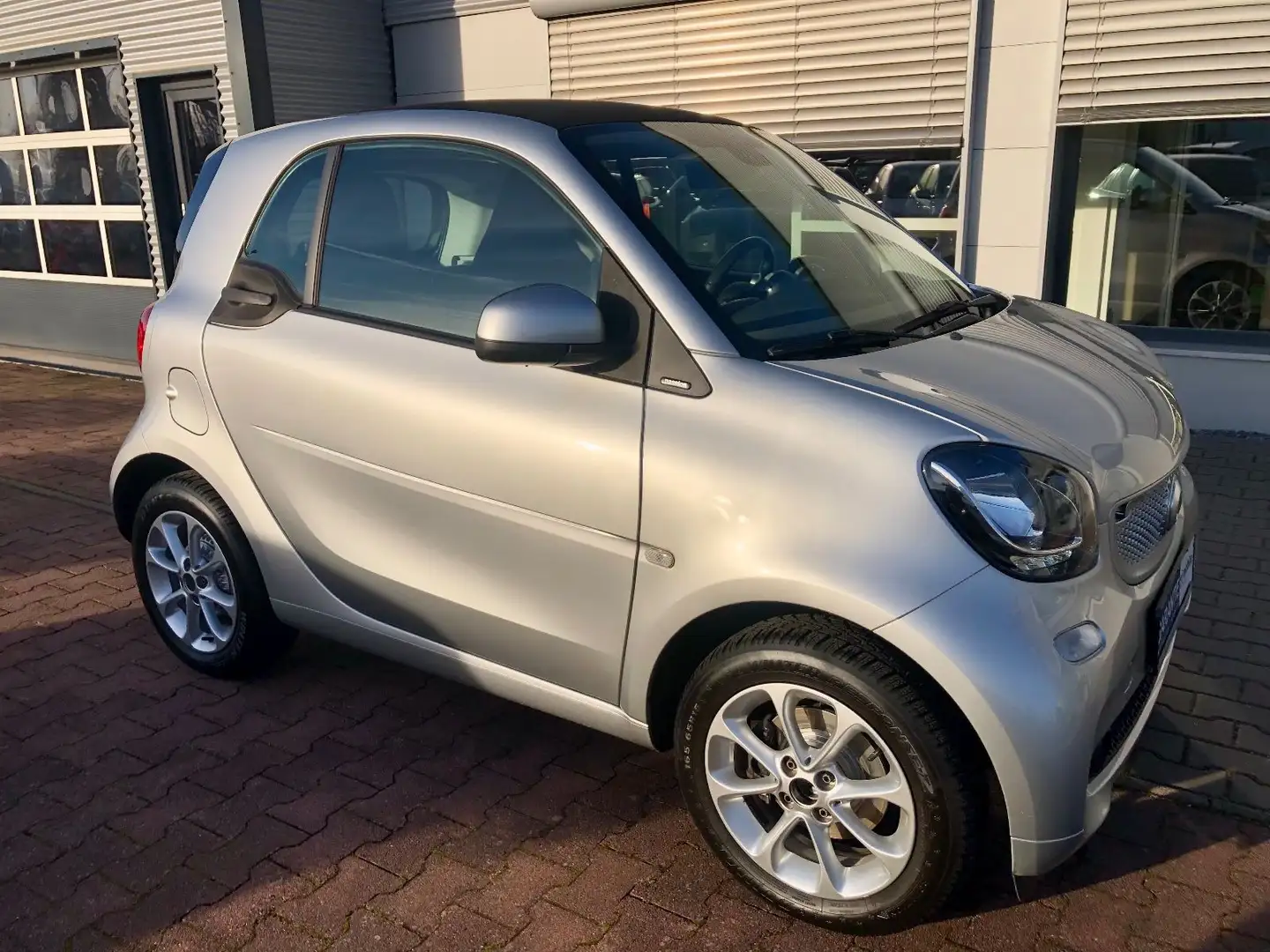 smart forTwo coupe Basis 52 kW/Sitzheizung/Tempomat Silber - 1