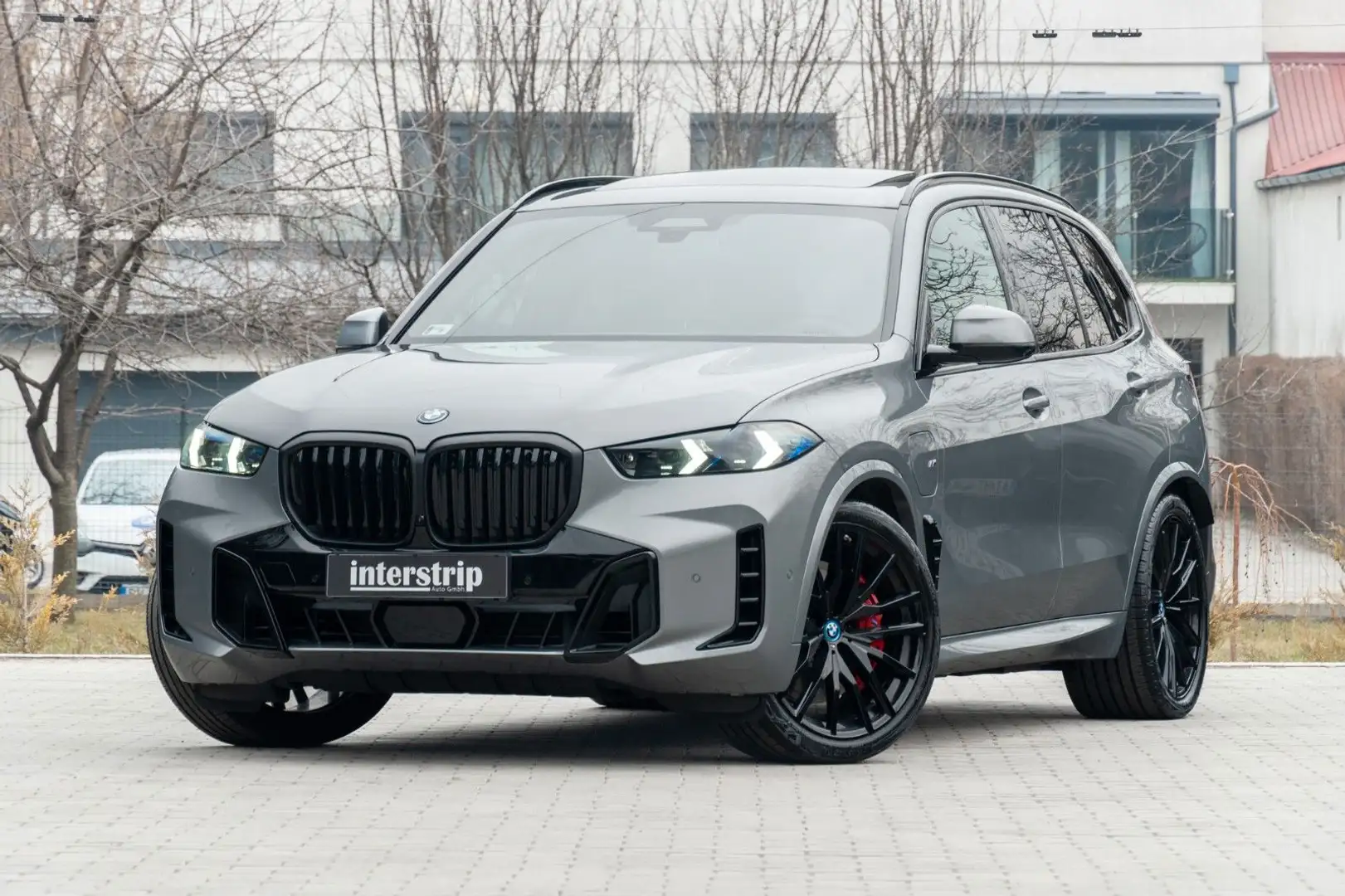 BMW X5 50e M SPORT.LUFTF.PANO.DR.ASS.PRO.360.AHK.22" Grijs - 1