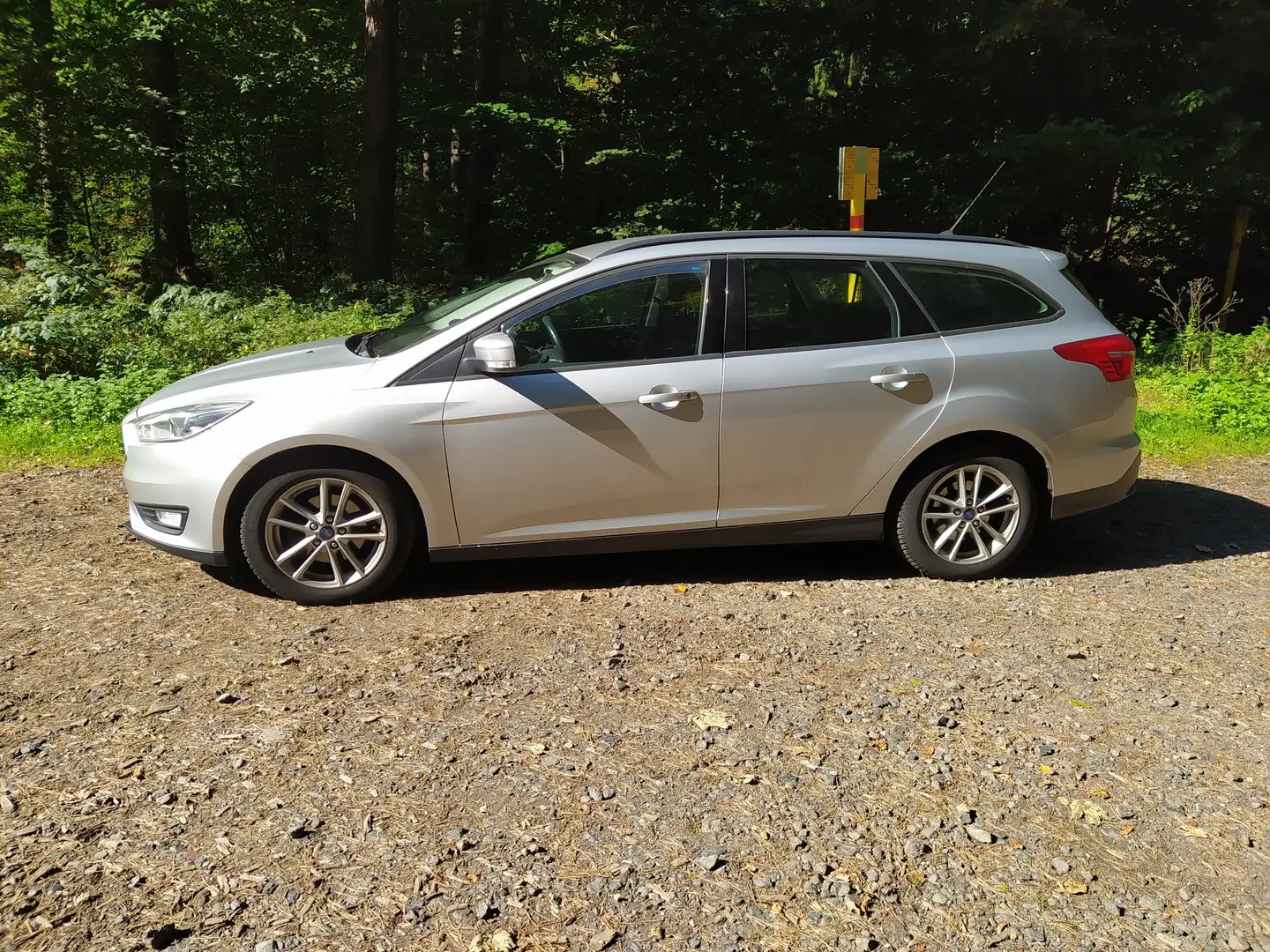 Ford Focus Turnier Business, Navi, Klima, Tempomat, ZR-neu Silber - 1