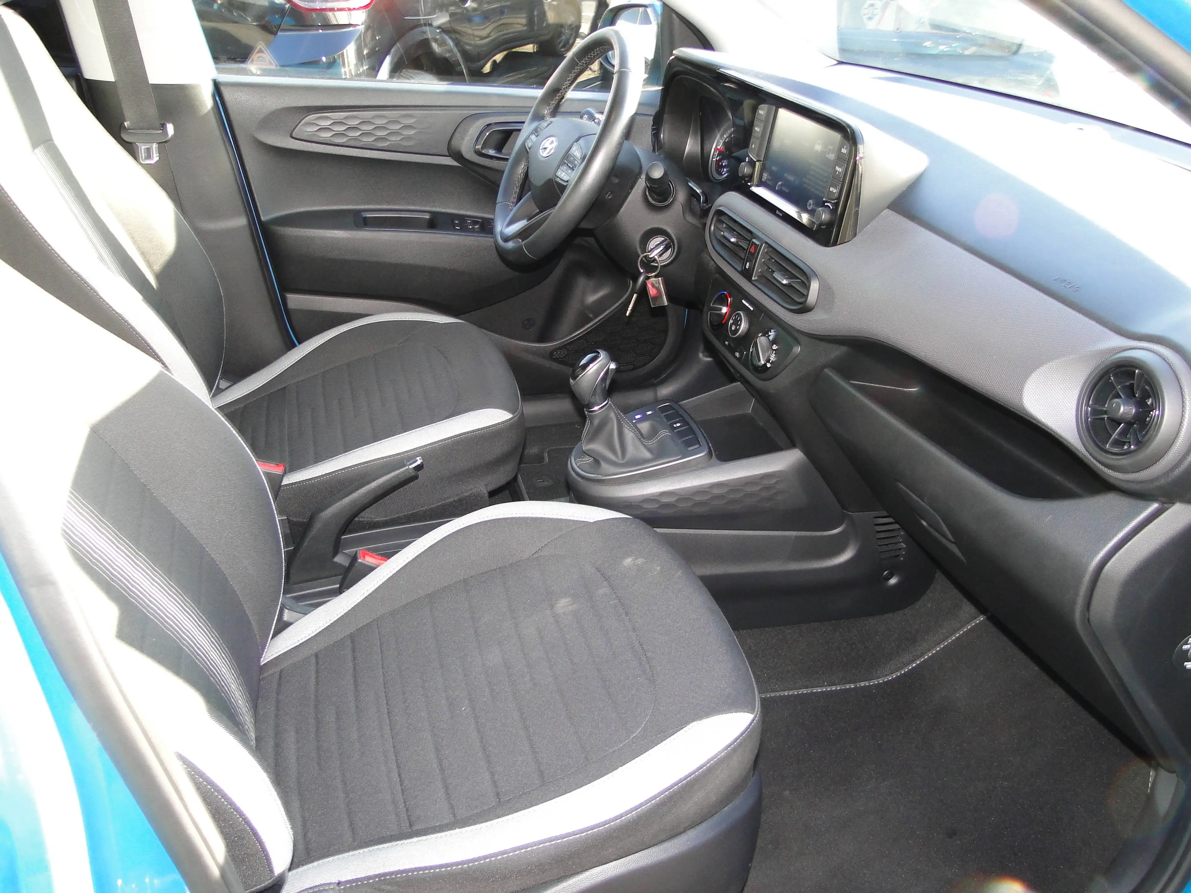 Hyundai i10 i10 1.0i Twist — photo 9