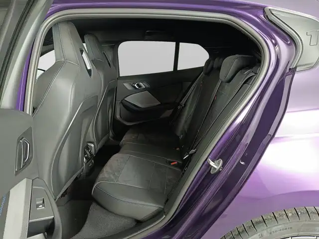 BMW 1 Series view 9