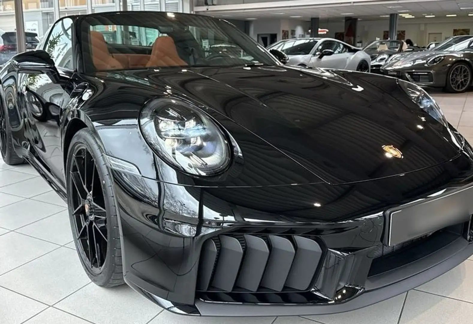 Porsche 992 Targa 4 GTS PDK Negro - 1