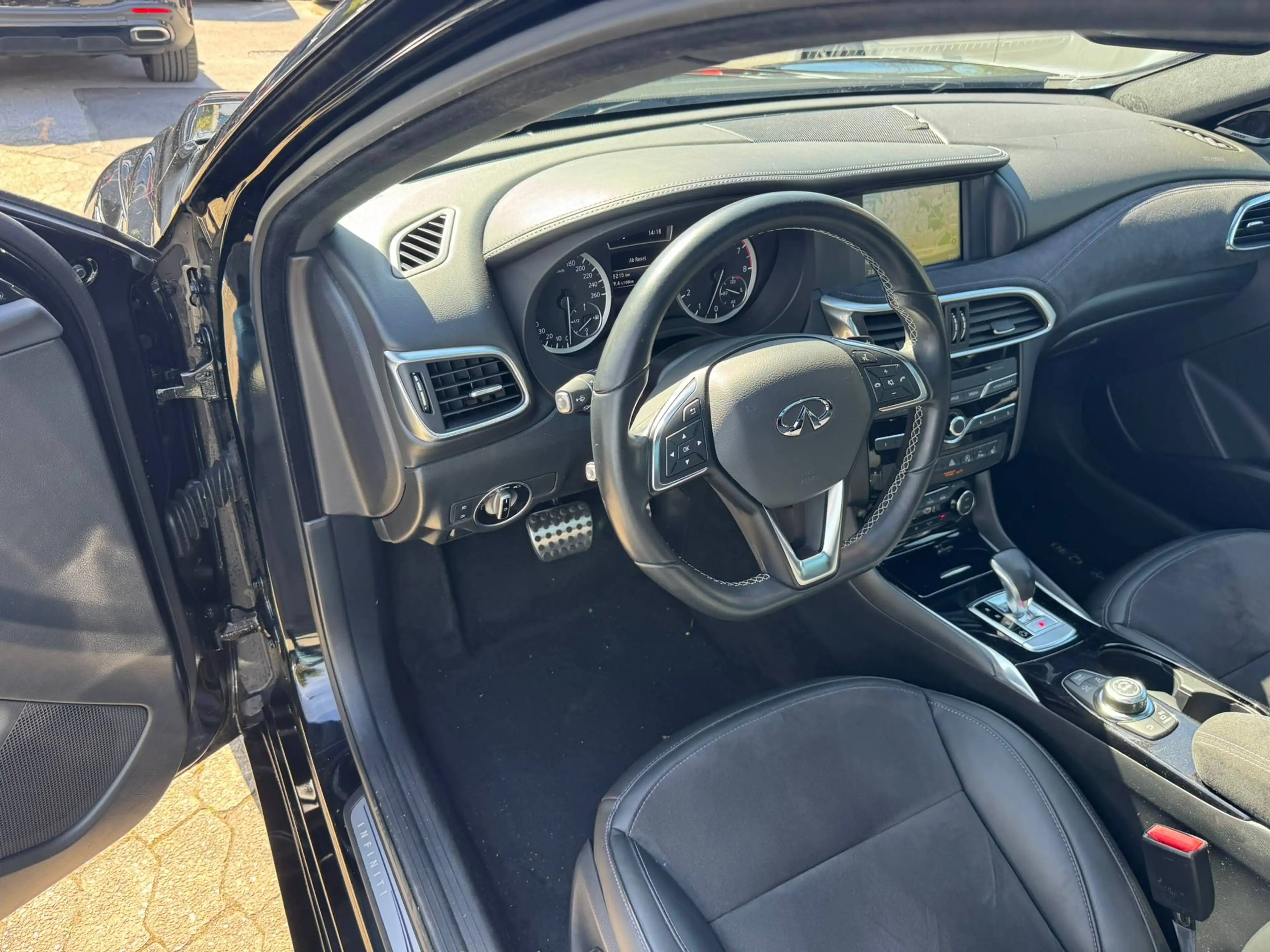 Infiniti Q30 Infiniti Q30S 2.0t AWD/LED/360°/Pano/Bose/VOLL — photo 23