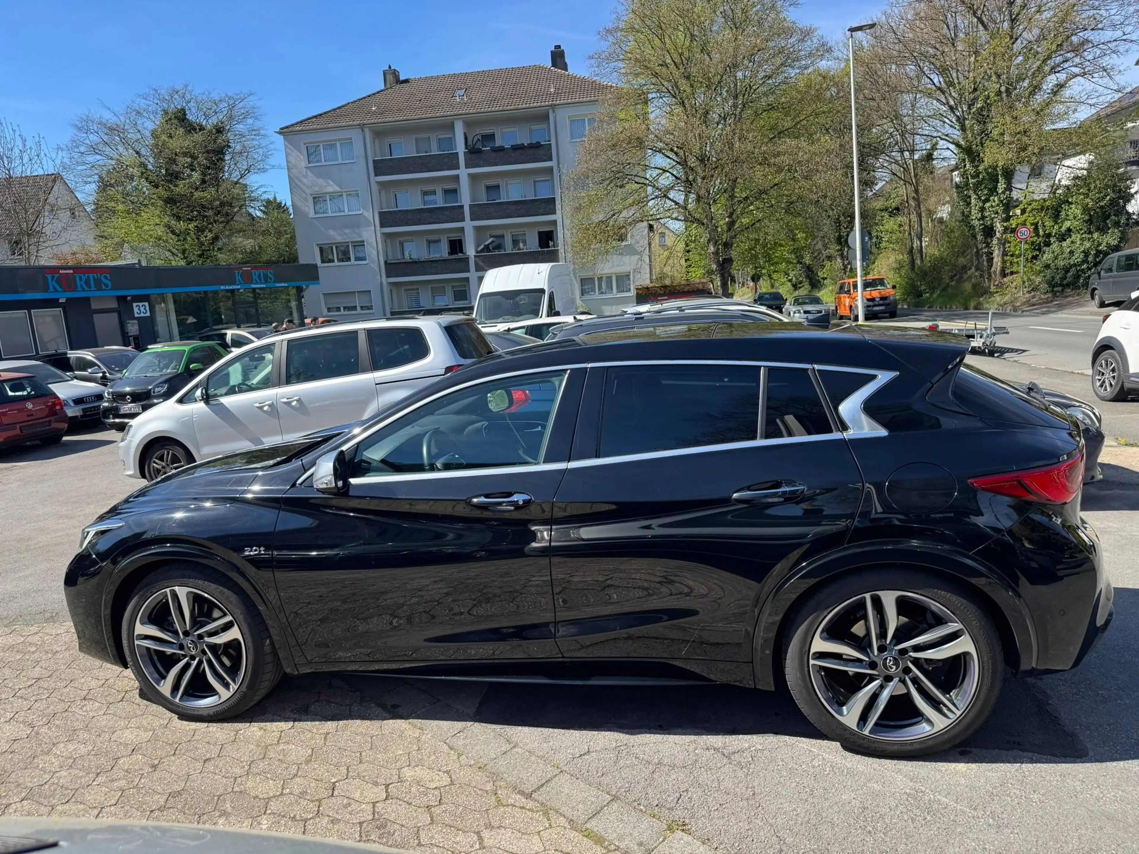 Infiniti Q30 Infiniti Q30S 2.0t AWD/LED/360°/Pano/Bose/VOLL — photo 4