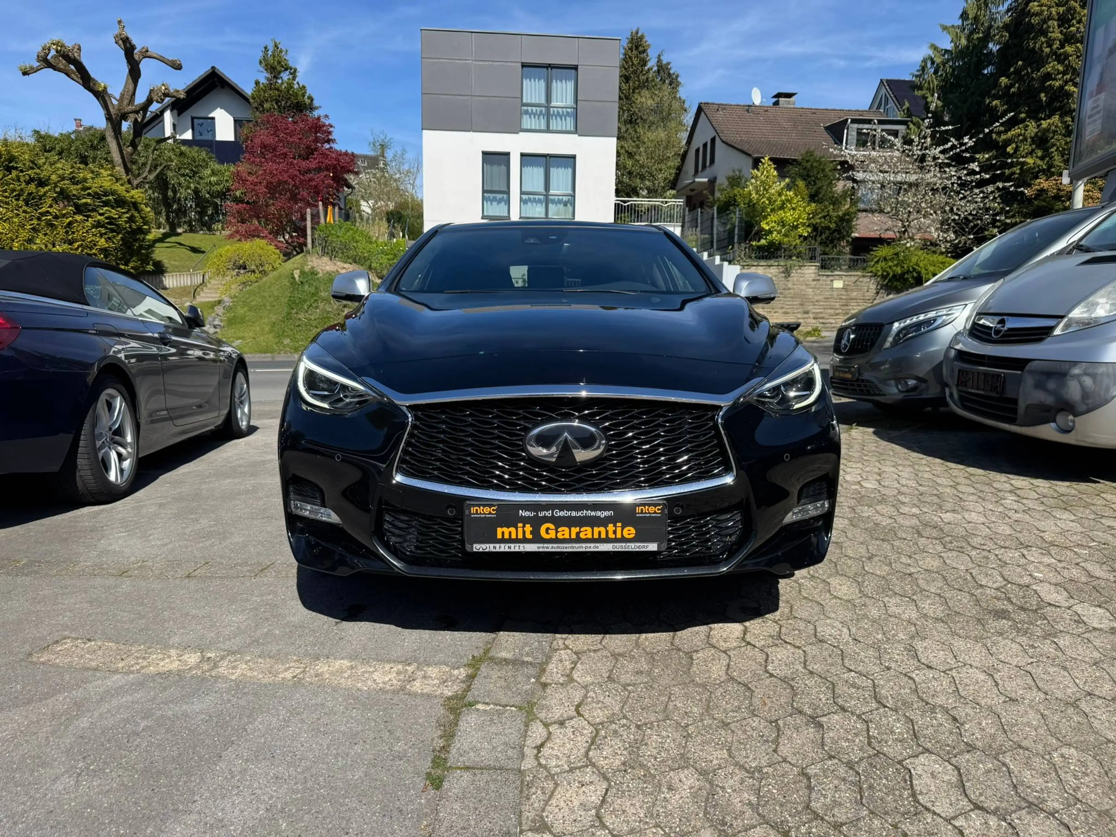 Infiniti Q30 Infiniti Q30S 2.0t AWD/LED/360°/Pano/Bose/VOLL — photo 2