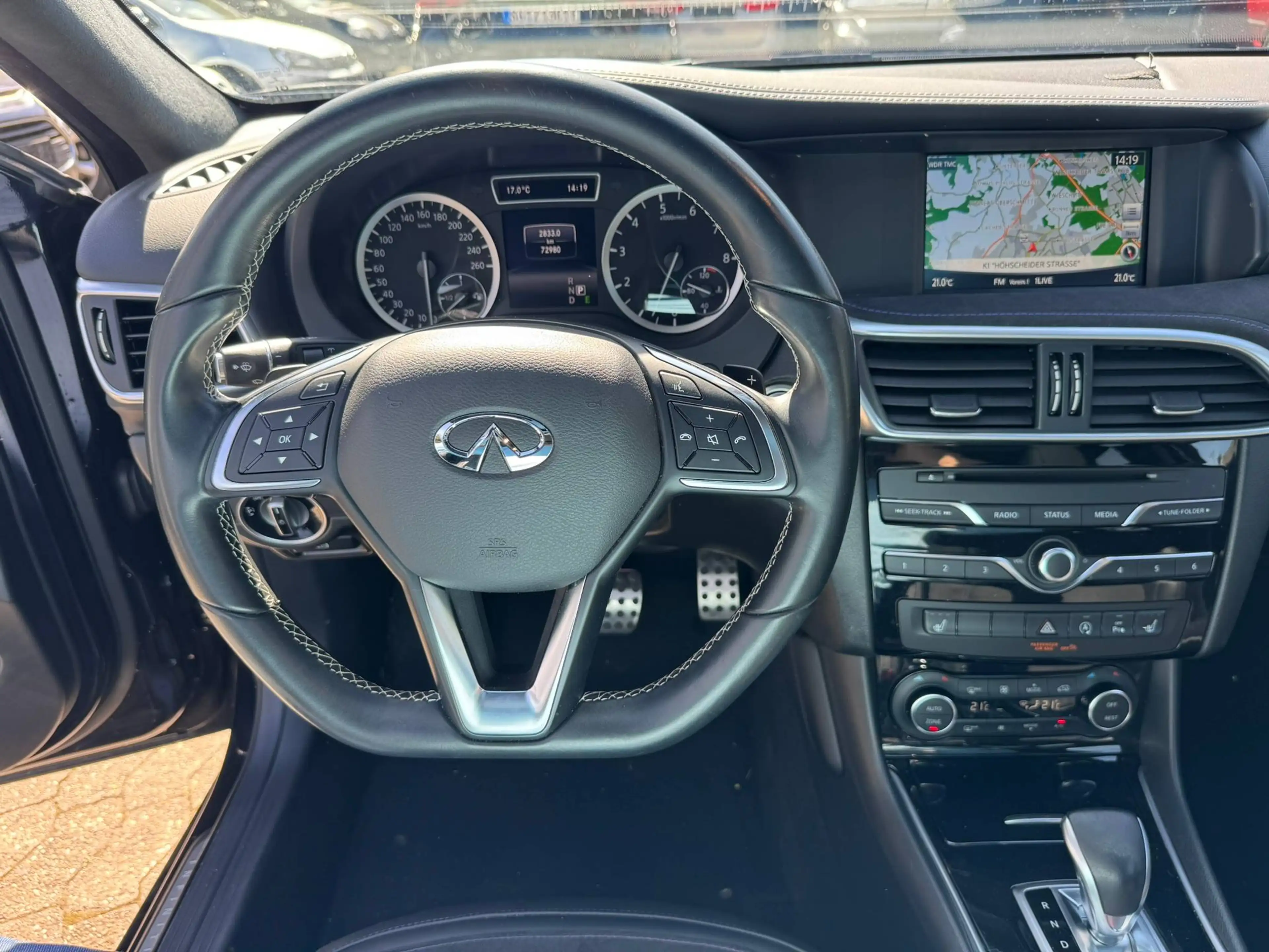 Infiniti Q30 Infiniti Q30S 2.0t AWD/LED/360°/Pano/Bose/VOLL — photo 17