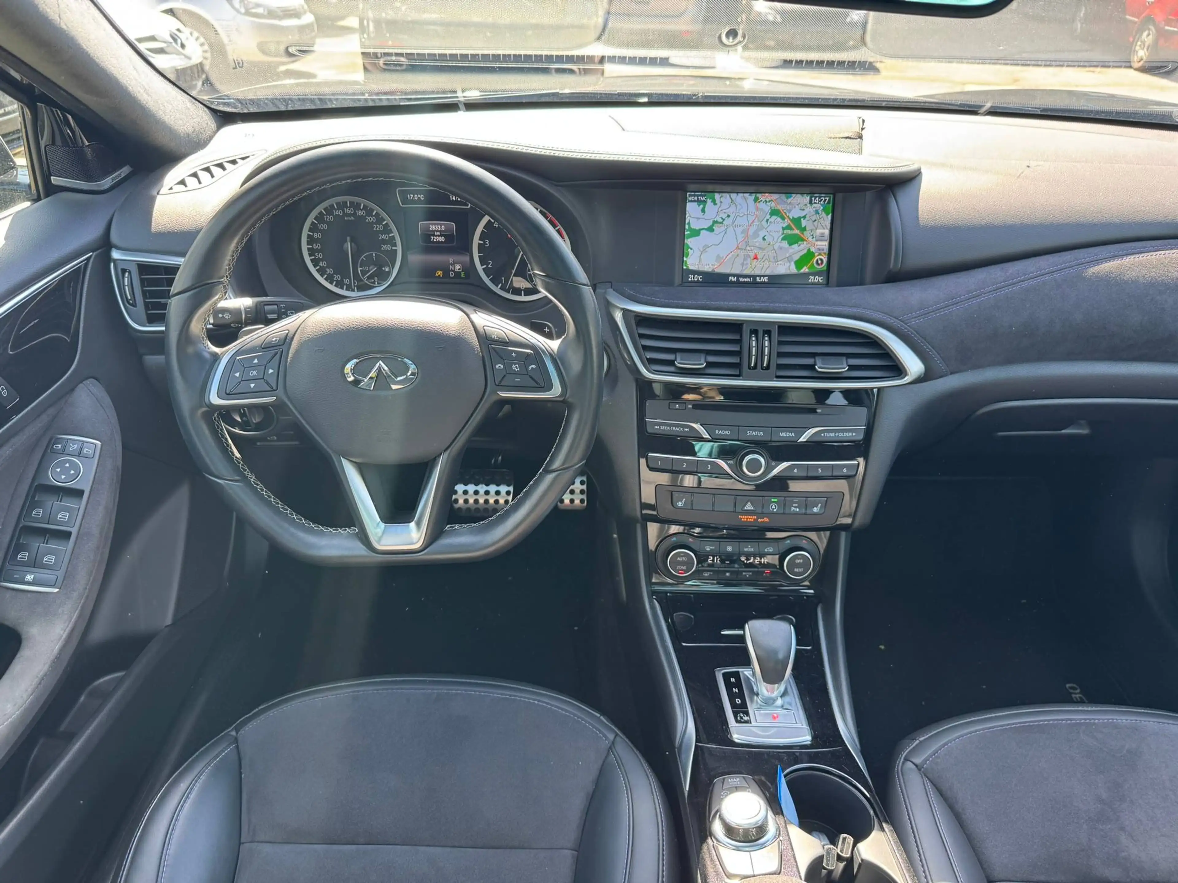 Infiniti Q30 Infiniti Q30S 2.0t AWD/LED/360°/Pano/Bose/VOLL — photo 15