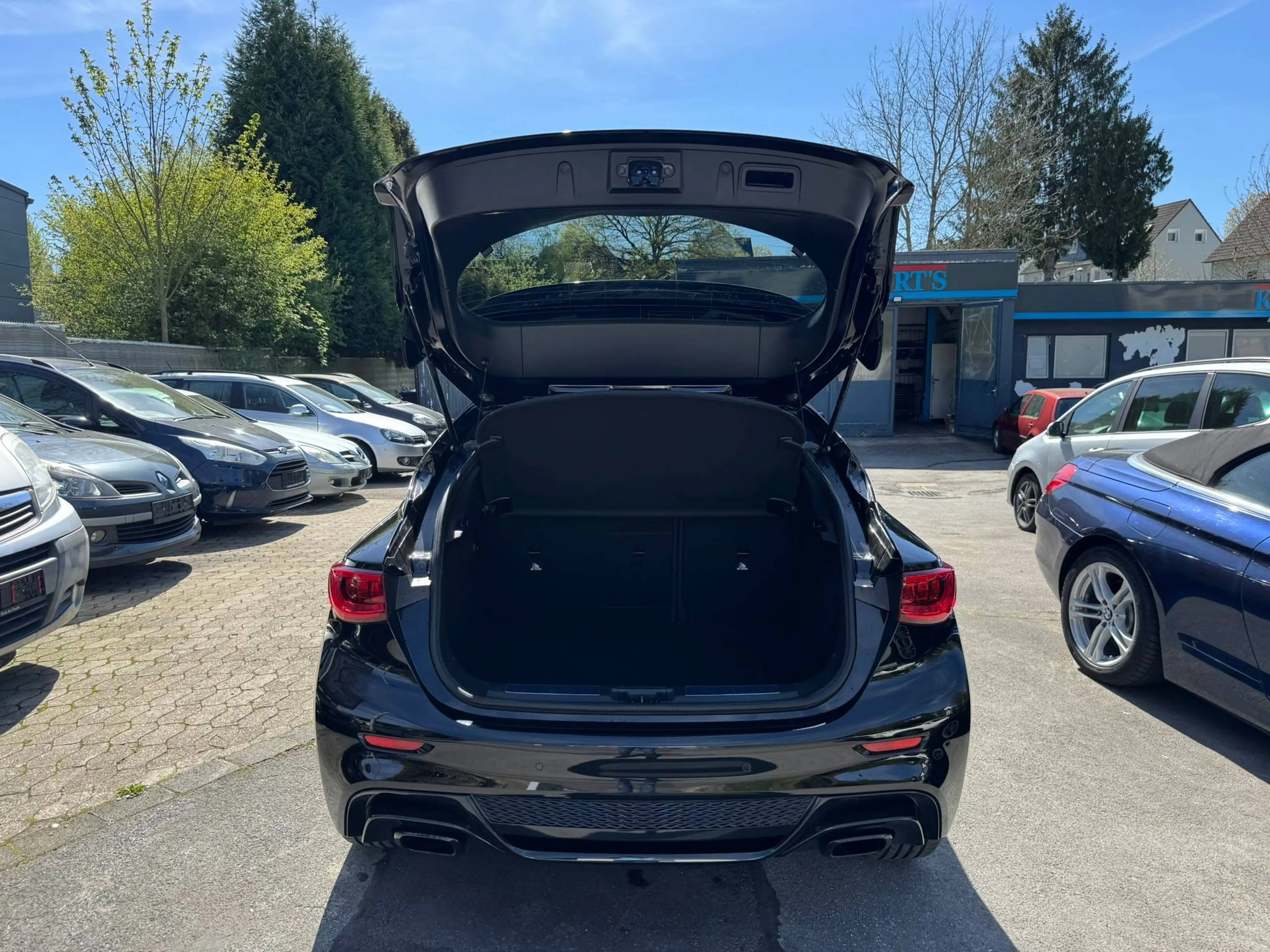 Infiniti Q30 Infiniti Q30S 2.0t AWD/LED/360°/Pano/Bose/VOLL — photo 10
