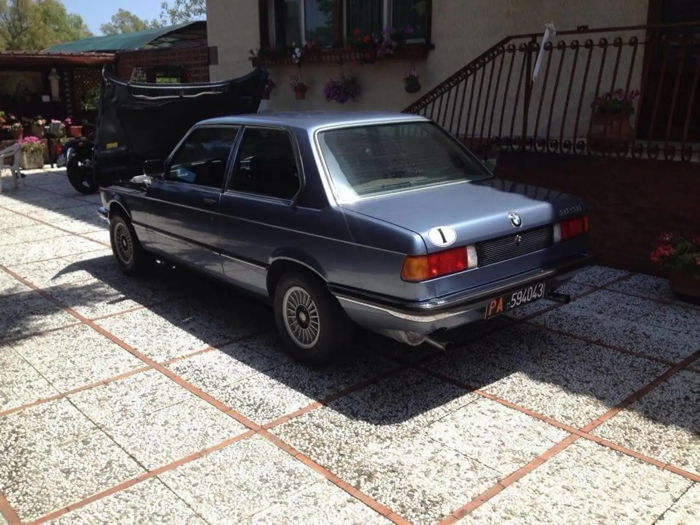 BMW 323 323i 2p - 2