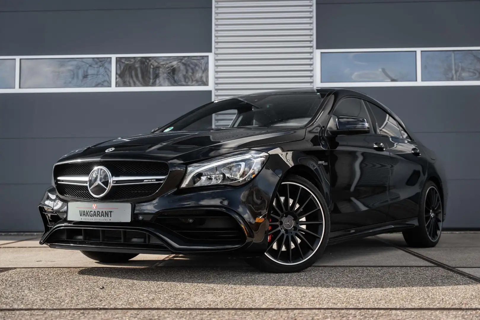 Mercedes-Benz CLA 45 AMG 4MATIC |panorama dak | Sfeer |Memory seat | Чорний - 1