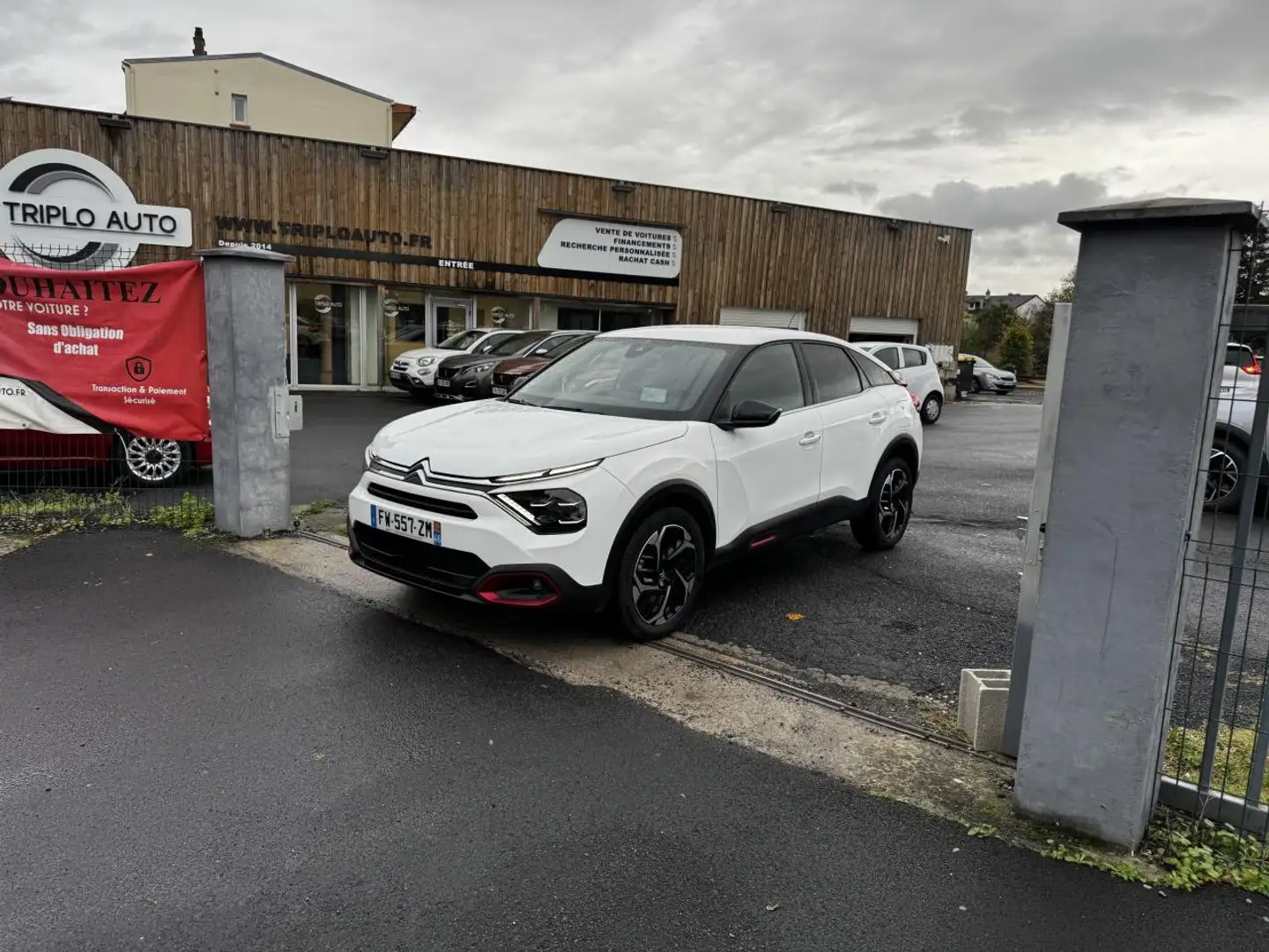 Citroen C4 1.5 BlueHDi 16V - 130 S\u0026S Bva hine Gps + Camera AR + Clim Blanc - 1