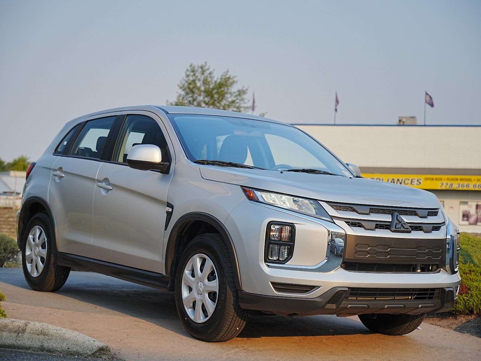 2026 Mitsubishi RVR ES | AWC | BC LOCAL | (Rates from 0.90% Financing) — снимка 1