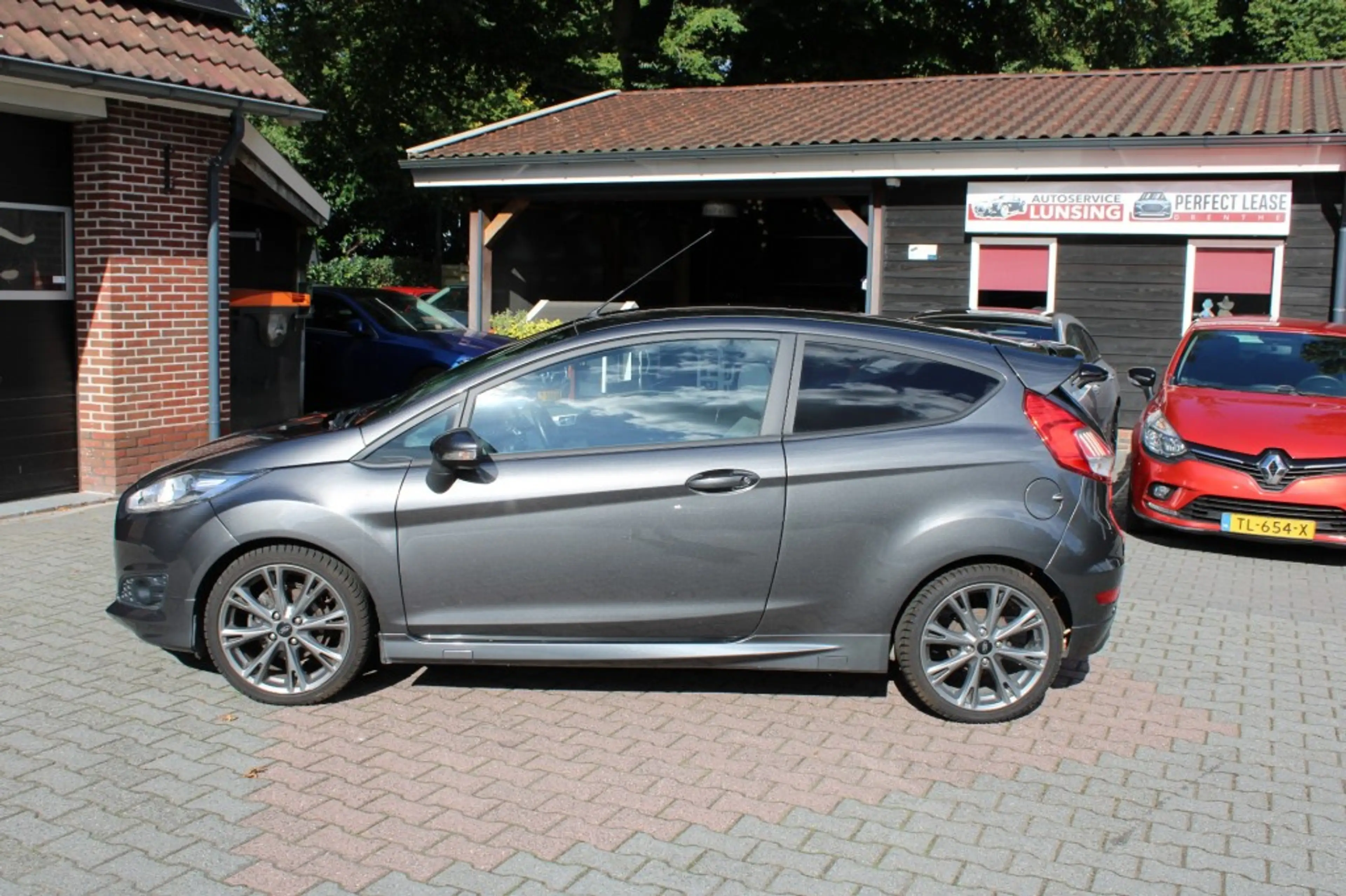 Ford Fiesta 1.0 EcoBoost Black Edition 140PK ST-Line - Navi Ai — photo 2
