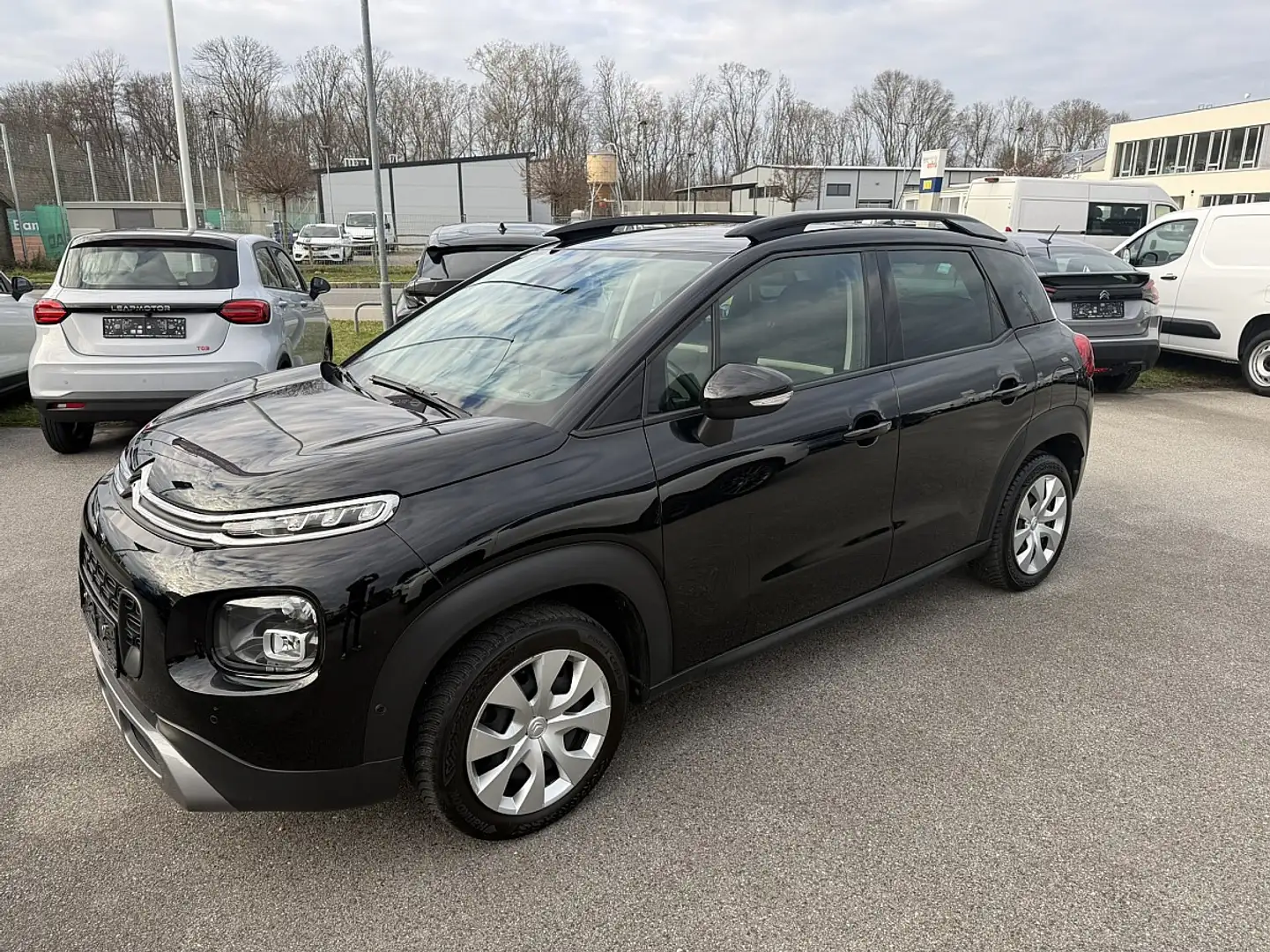 Citroen C3 Aircross PureTech 110 S&S 6-Gang-Manuell Shine Schwarz - 2