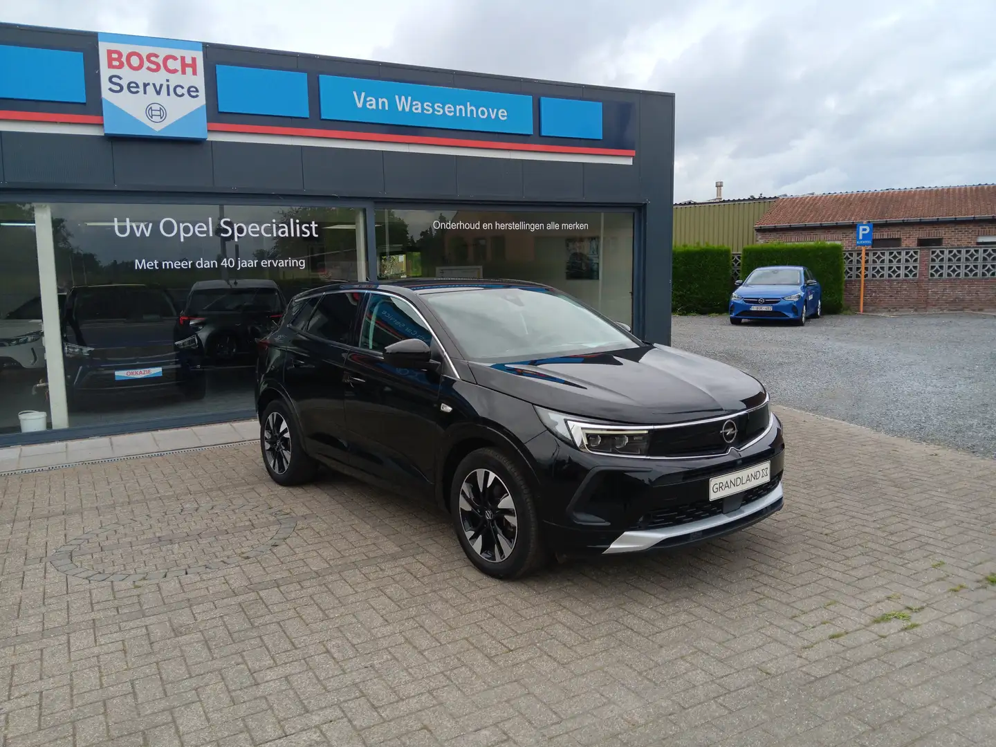 Opel Grandland 1.2 Turbo Business Elegance manueel-vele opties Zwart - 2